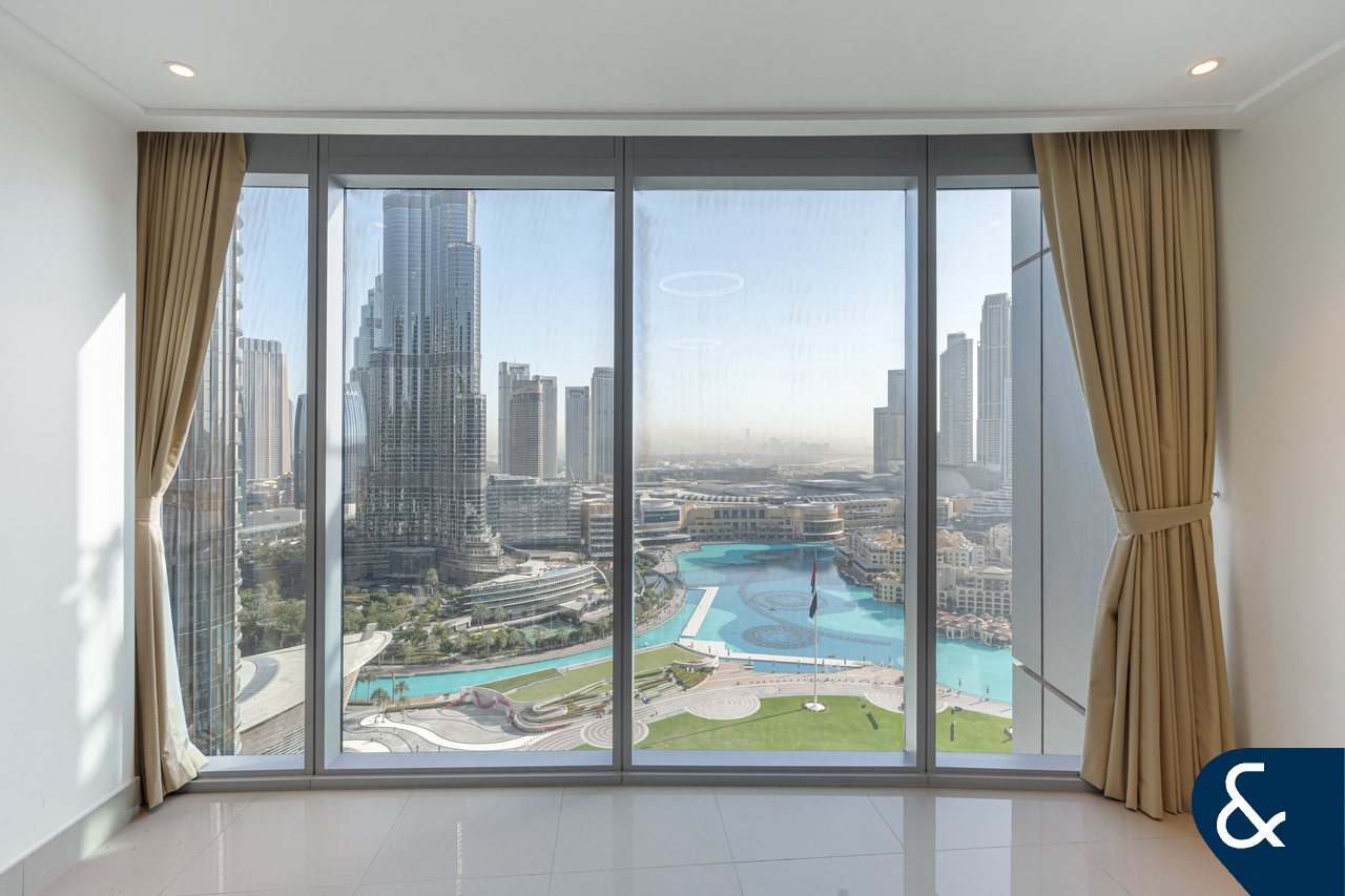 Burj Khalifa Views | Unfurnished | Luxury