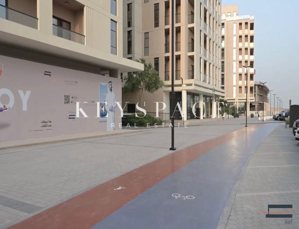 Signature Home in a Prestigious Residential Cluster | Resale
