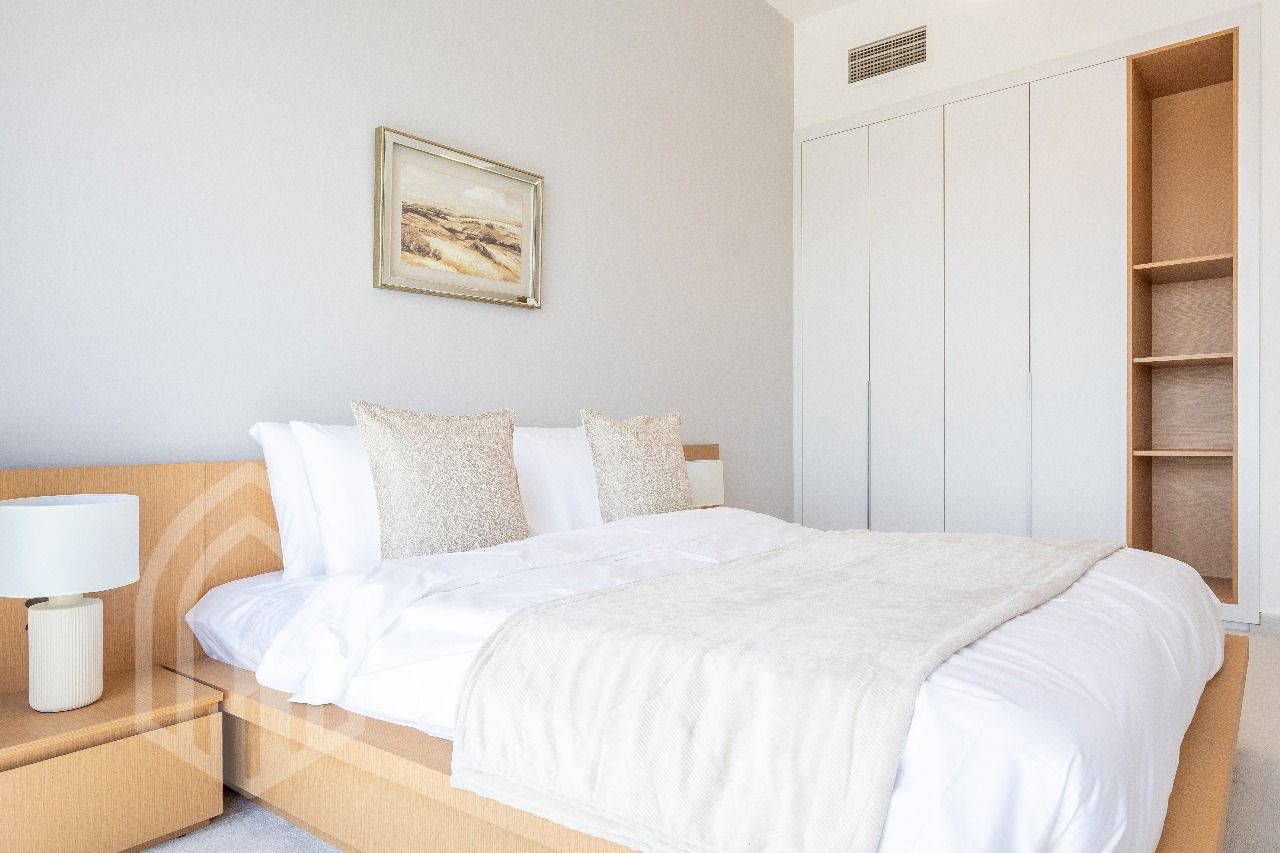 Spacious 1 Bedroom Fully Furnished | Prime Location DLRC
