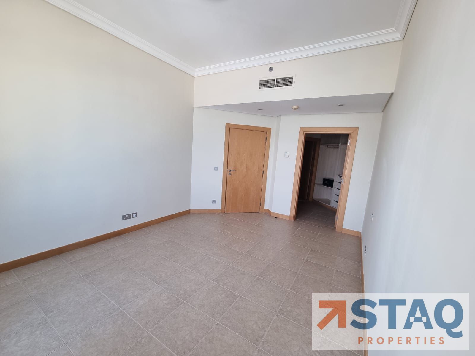 Palm Jumeirah Al Das Building 3BHK Apartment Plus Maid Room Available For Rent