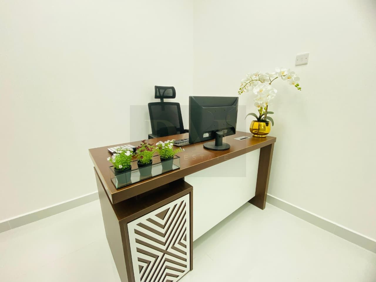 Offer Price! Fitted Office | Free Utilities | Direct from Owner