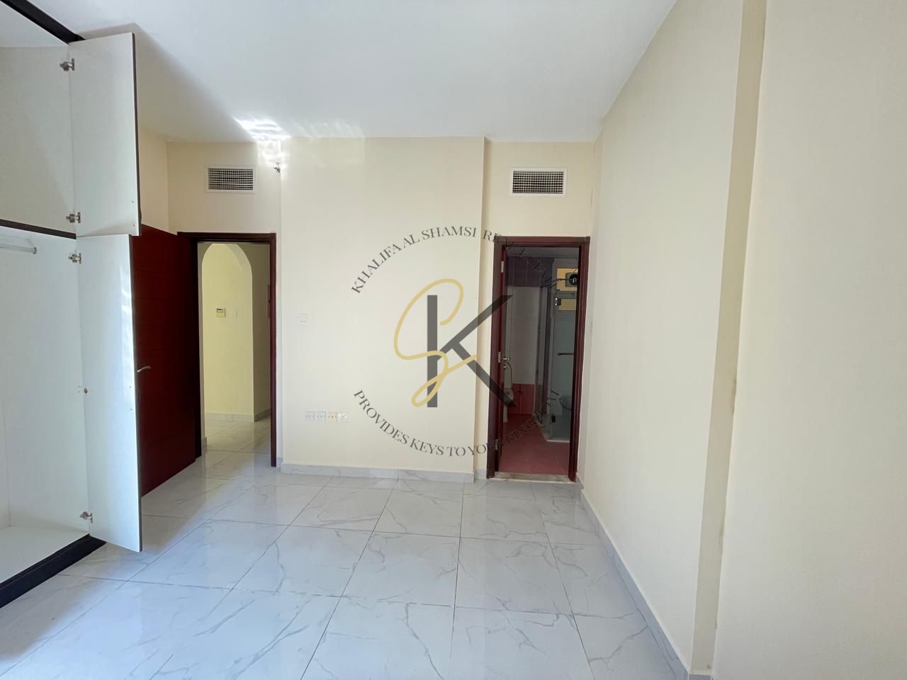 Modern Unfurnished 1BHK with Balcony & Dedicated Parking | 2 Washrooms | 960 Sqft Family Apartment in Muwailah Commercial, Sharjah