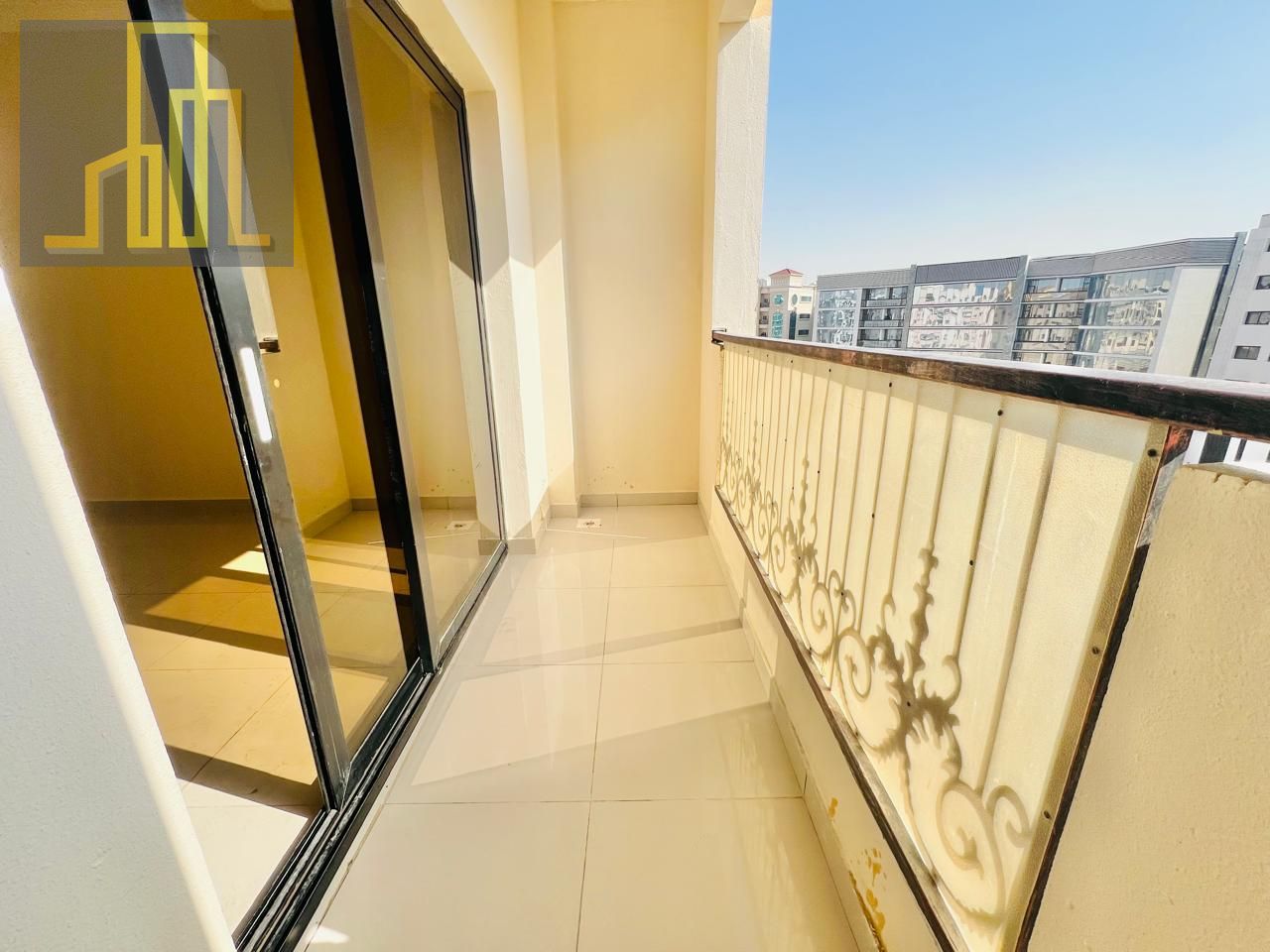 3BR || WITH CAR PARKING || 3 washrooms