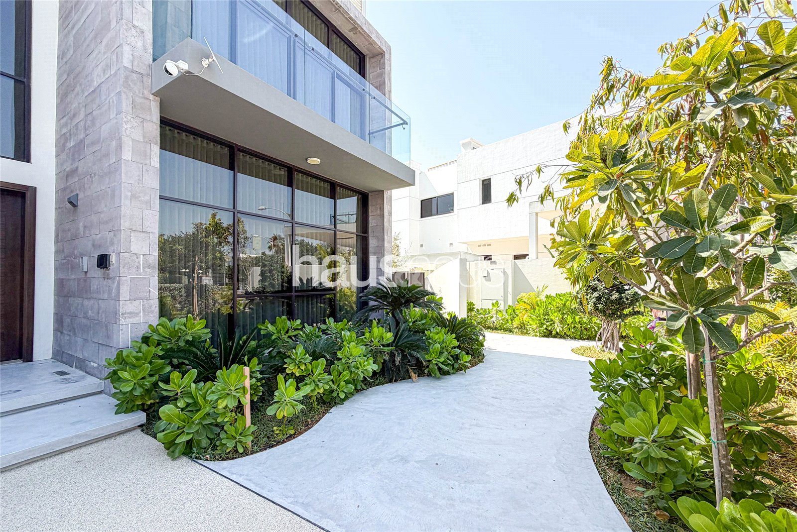 Golf VIew | G+2 | Upgraded | Luxury