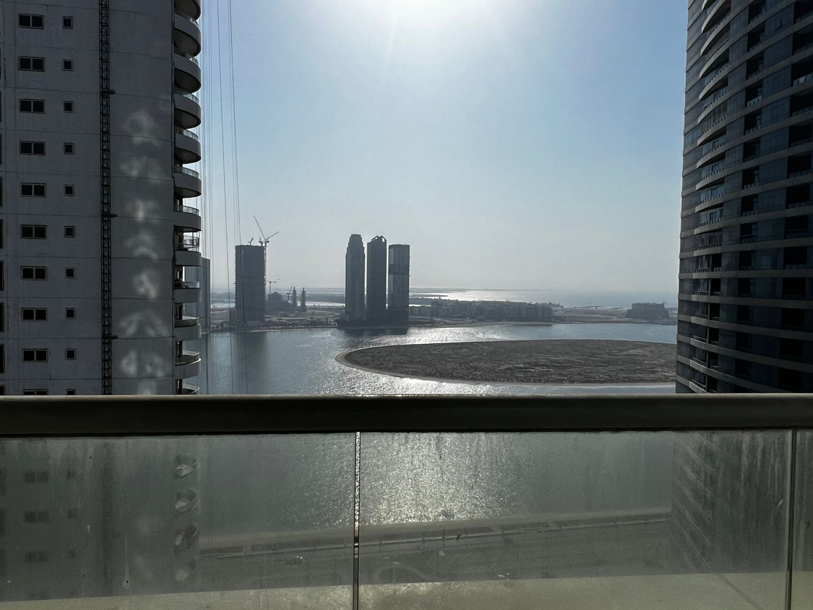 Direct sea view Largest, most luxurious 3-bedroom apartment with living room Free parking, large balcony Super deluxe finishes