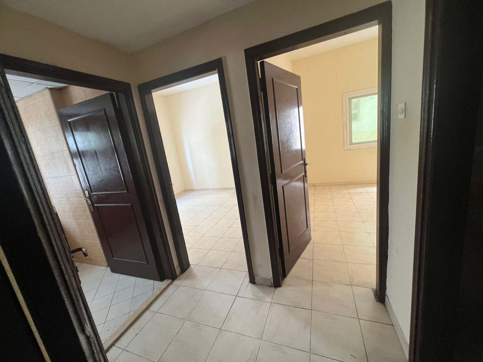 Appartement T2 (une chambre et un séjour) à louer à Al Butinah – réservé aux familles Espace confortable et agencement pratique dans un quartier dyna