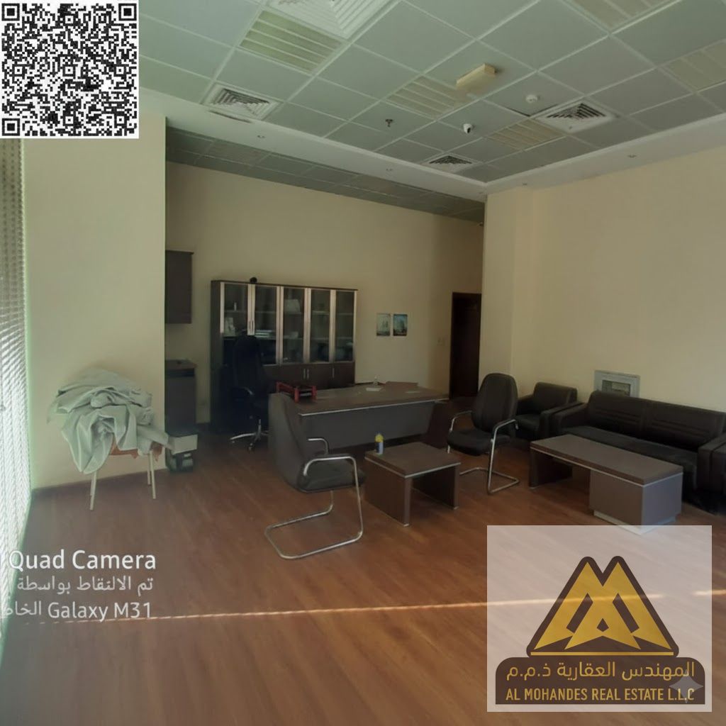 Offices and interior decoration provided free of charge by the owner with the rent | Prime location near all services | Commercial space suitable for