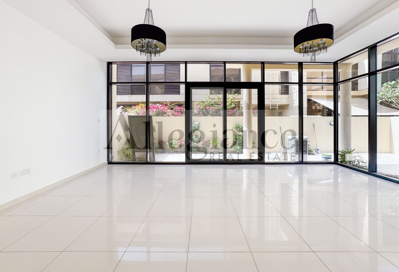 Vacant | 3 BR+M | Spacious Garden | Prime Location