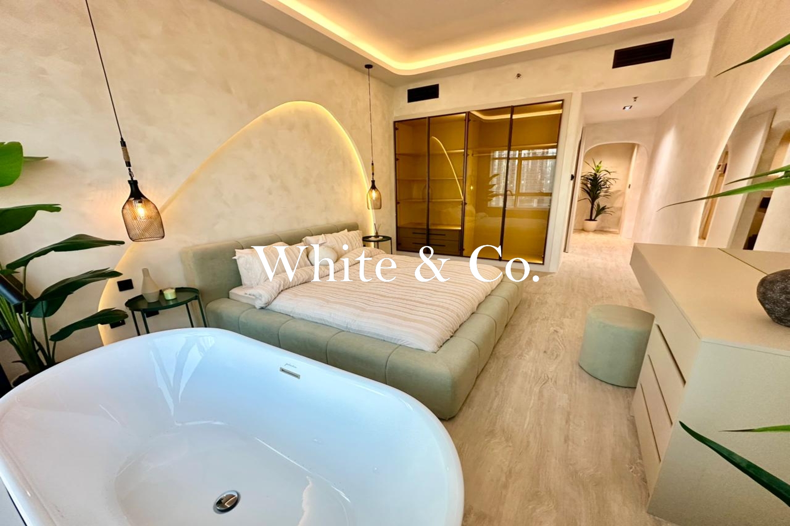 Sauna | Lake View | Fully Upgraded unit