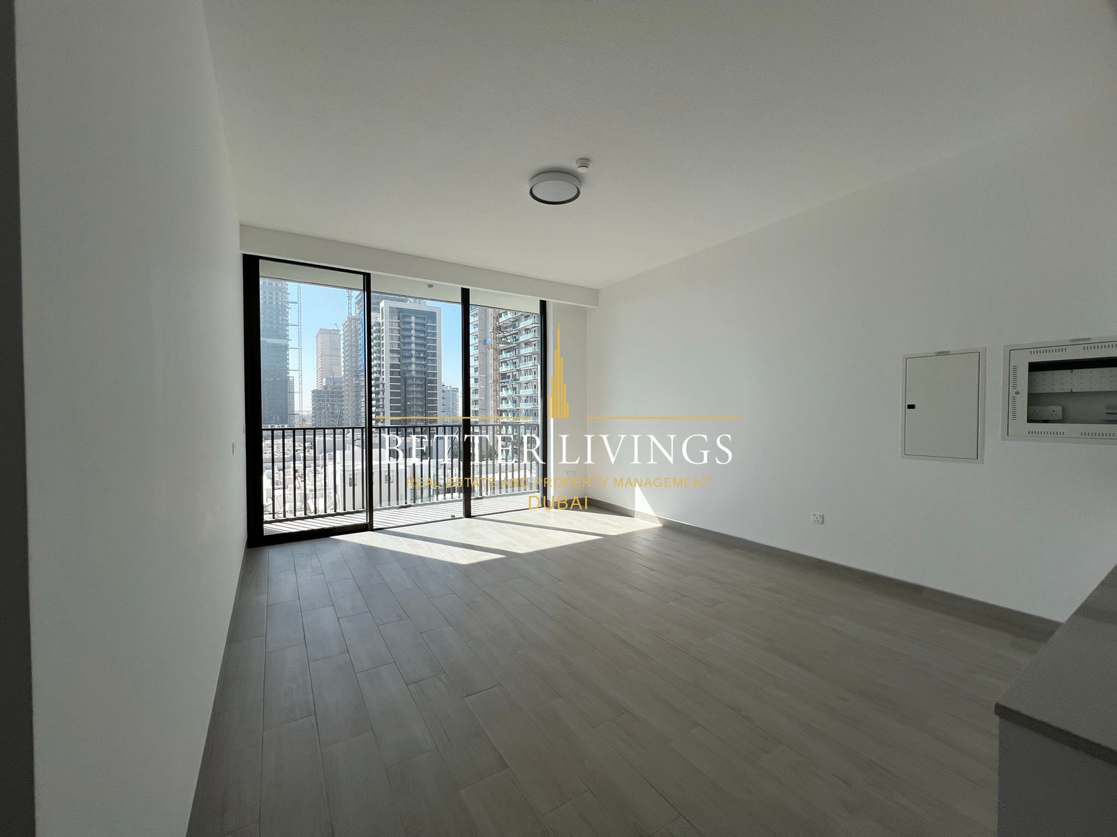 Sophisticated 1 Bed | Move-In Ready | Unique Architect | Multiple Cheques | Book Now!