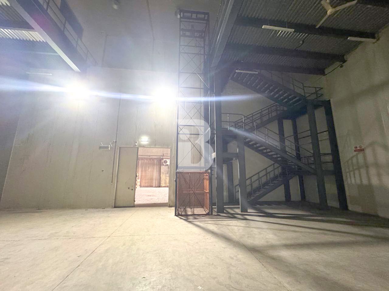 Good Location | 9 Mtrs Height | Storage Only