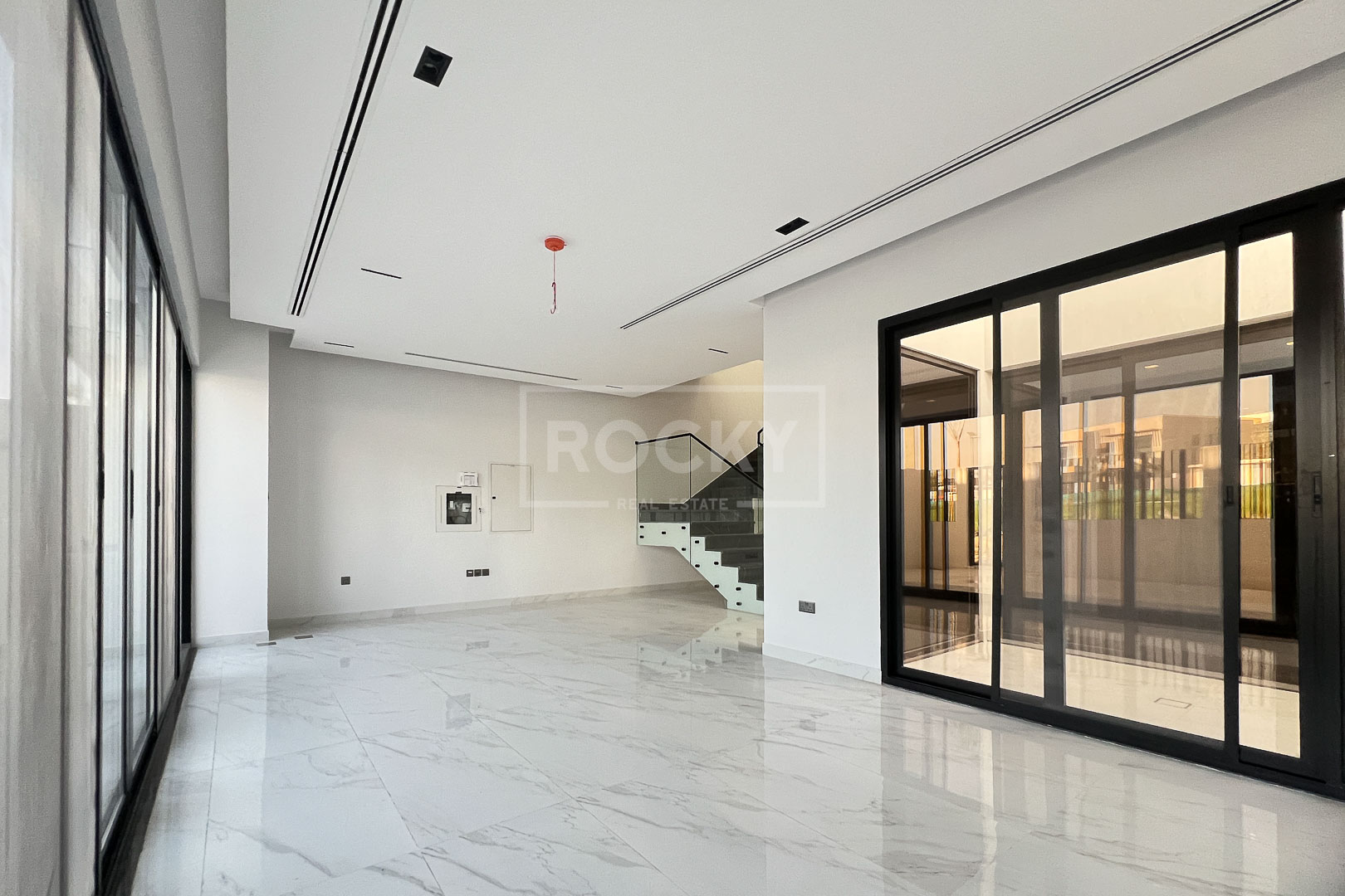 Direct Access to park | Brand New | Very Spacious