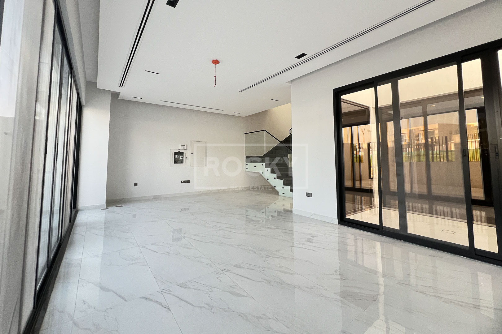 Luxury | Direct Access to park | Close to school