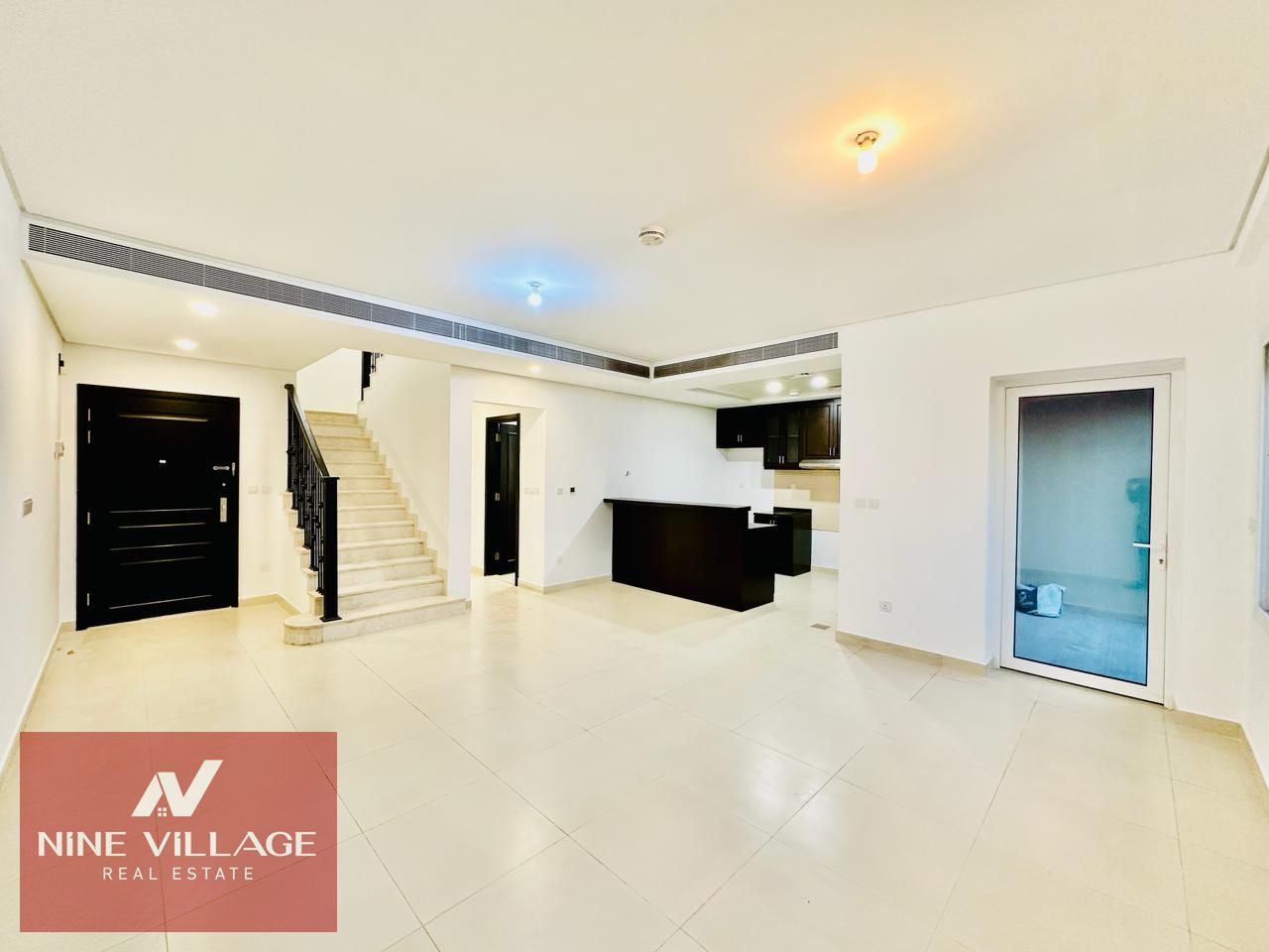 3BR+M | SINGLE ROW | PARK PROPERTY