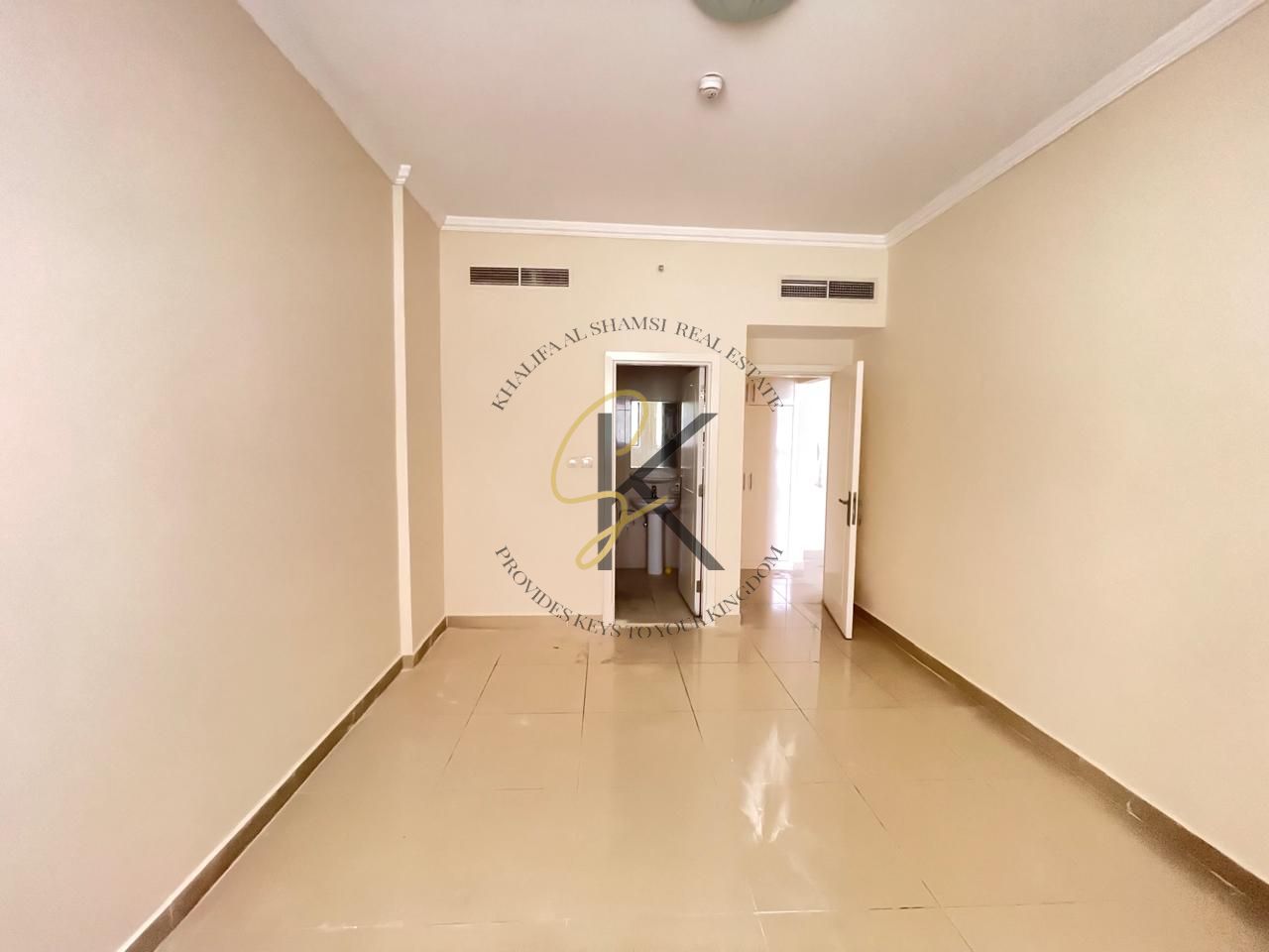 Spacious Unfurnished 3BHK with Balcony & Dedicated Parking | 3 Washrooms | 2750 Sqft Luxury Family Apartment in Muwailah Commercial, Sharjah