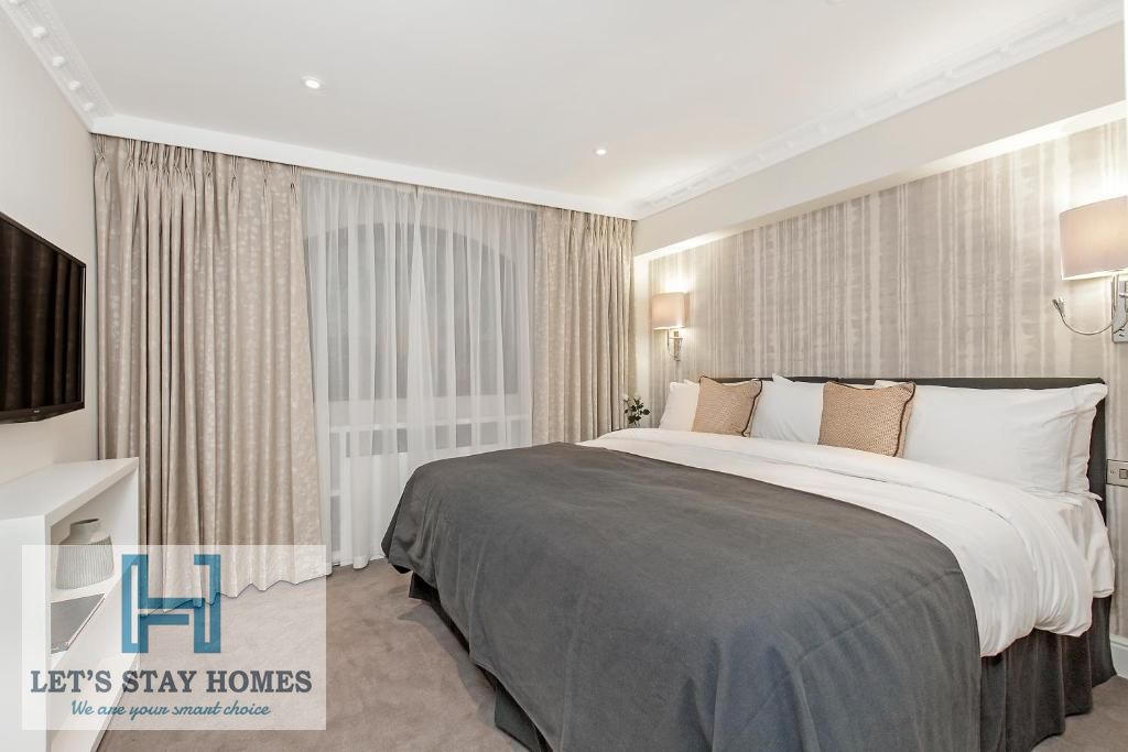 Luxury Redefined | Specific Themed Rooms | Pool | Fully Equipped Gym | Housekeeping | Free Parking | 24/7 Concierge I Free Cleaning