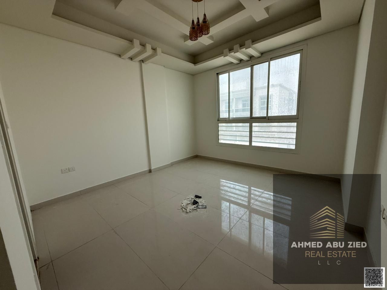 3BR apartment, 3 baths, living room, balcony, gym, pool & jacuzzi, central AC, modern finishes, vibrant area, 1 month free, regular maintenance, easy