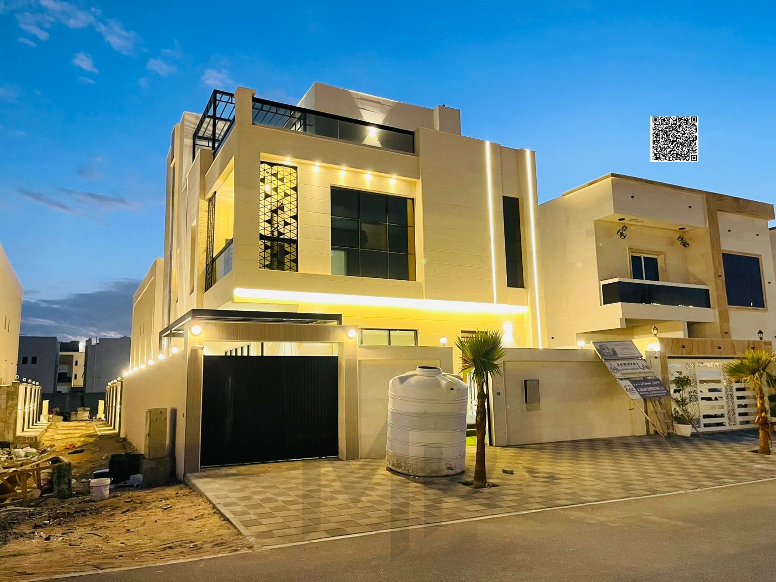 Villa with all registration fees and air conditioning included, on the main street, ready to move in, in one of Ajman's most prestigious areas.