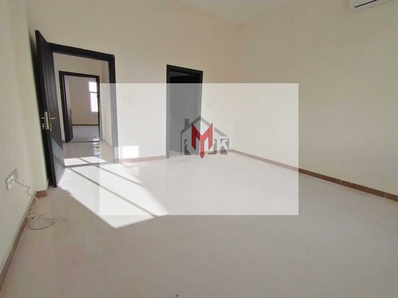 IN COMPOUND 5BR VILLA W/ MAID ROOM & ALL BEDROOM HAVE WARDROBE