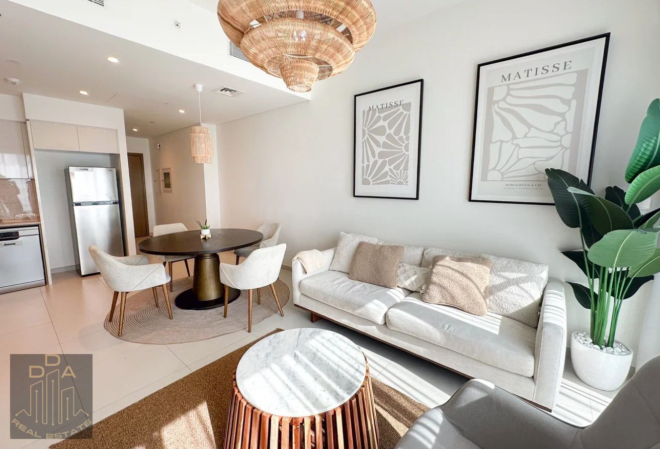 Vastu-Aligned High-Floor Apartment | Luxury Living