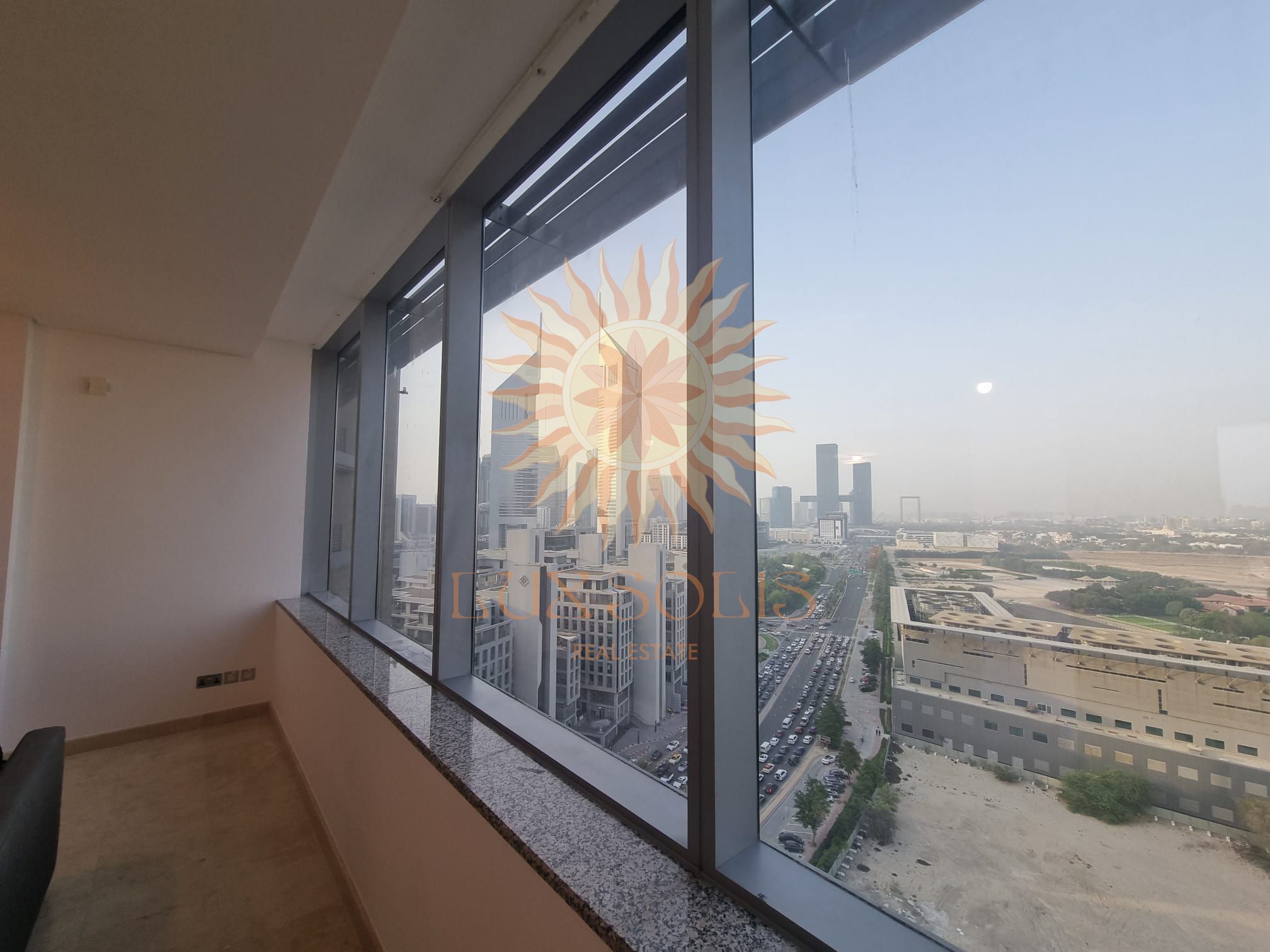 Sky Gardens Studio with Landmark View