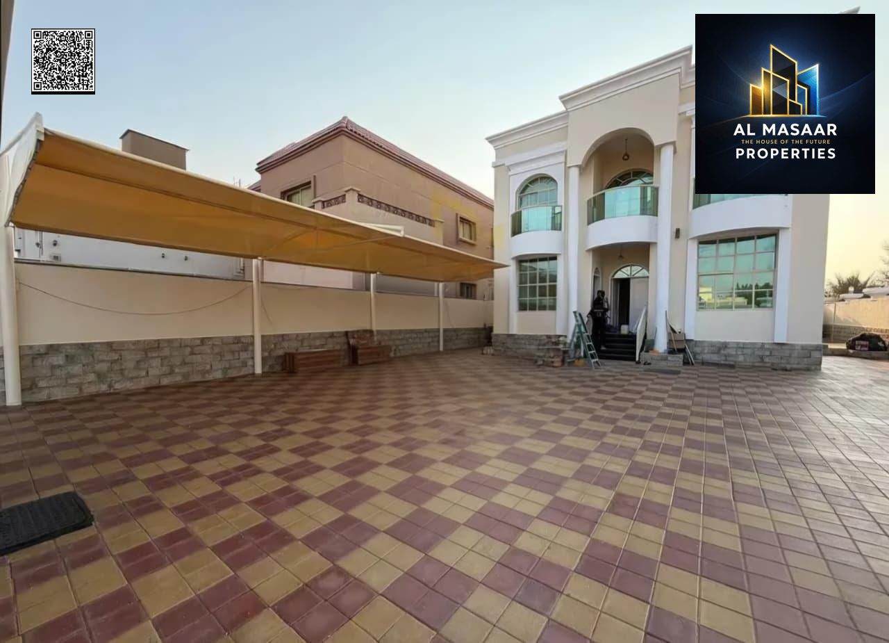 Corner villa on two streets, 5000 sq ft, price includes electricity, water and air conditioning