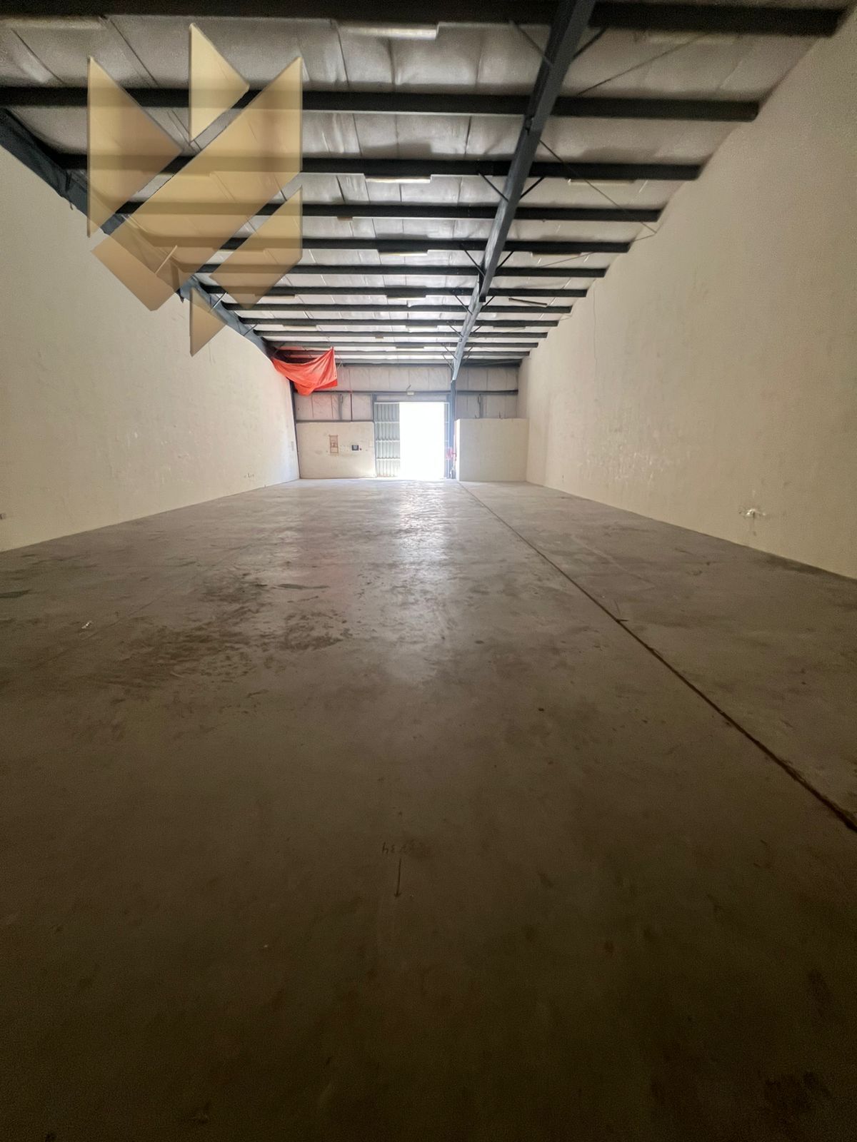 Very clean warehouse in Industrial Area 18 with 3,800 sqft and full fire system, priced at 160,000 on 4 payments with no security deposit.