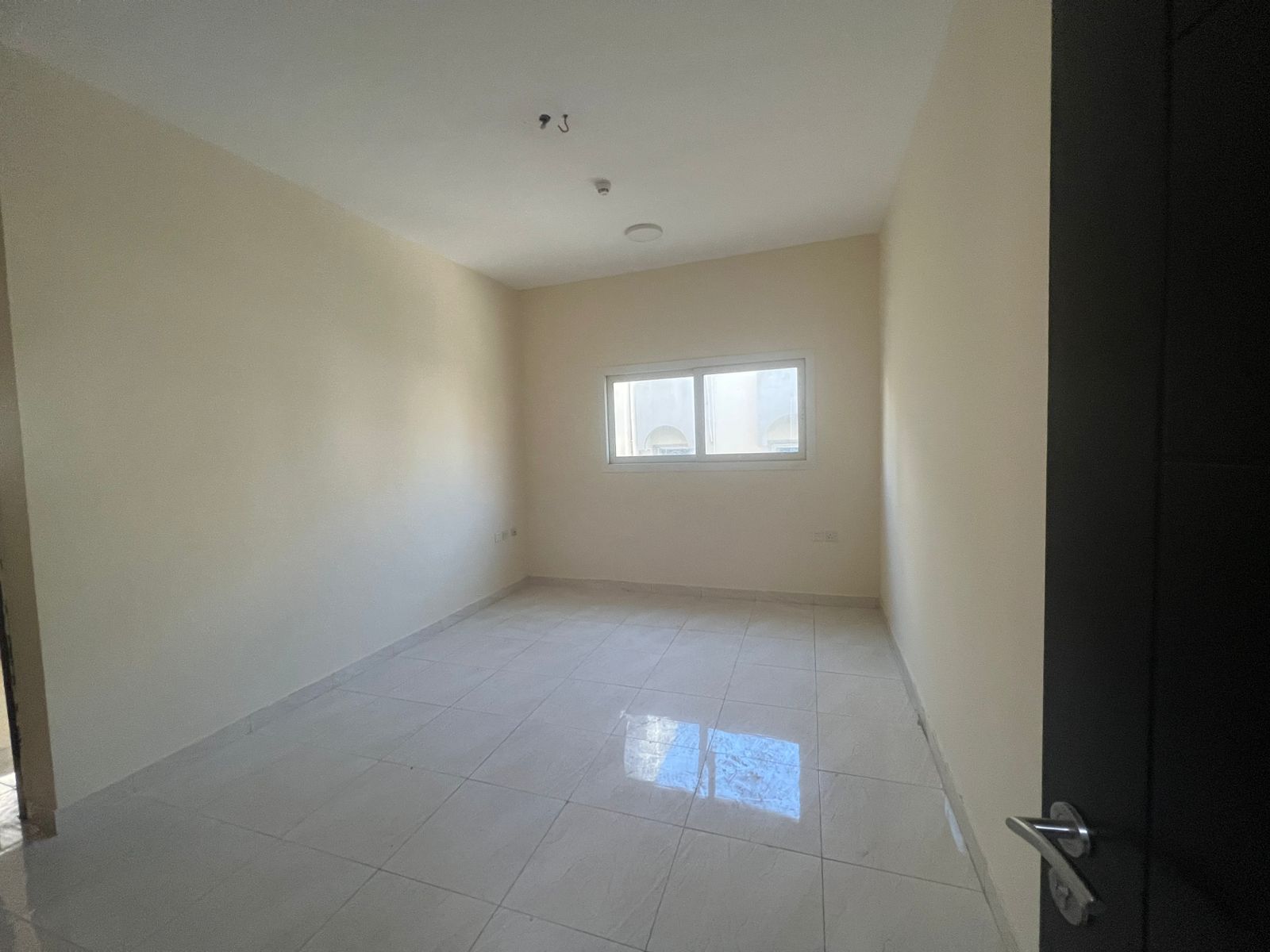 For rent: **luxury 1BR apartment with living room in Al Nabba**, second occupant, elegant finish, flexible payment, close to all services.