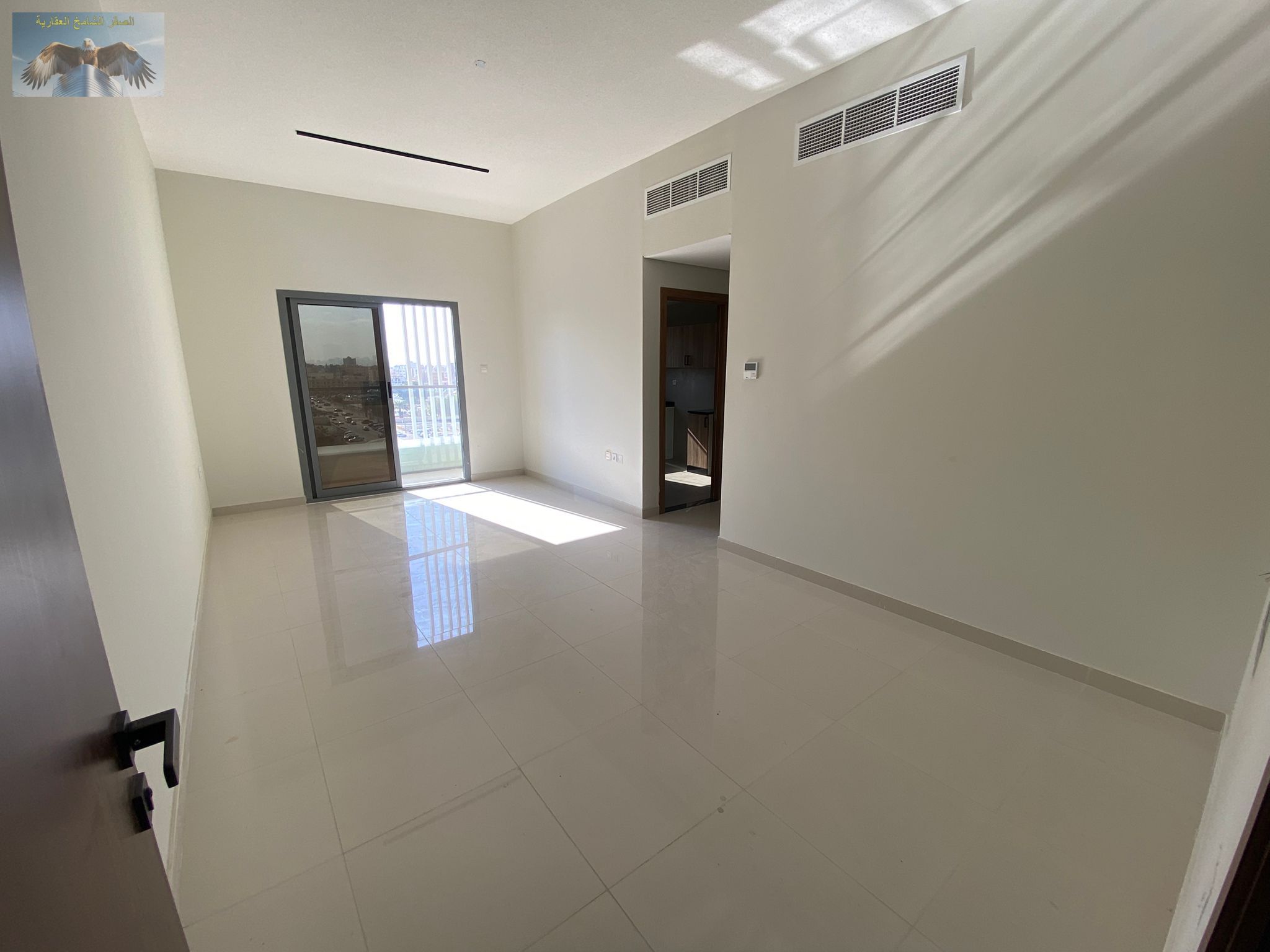First occupant | Built-in wardrobes | Central air conditioning | Indoor parking | Balcony |