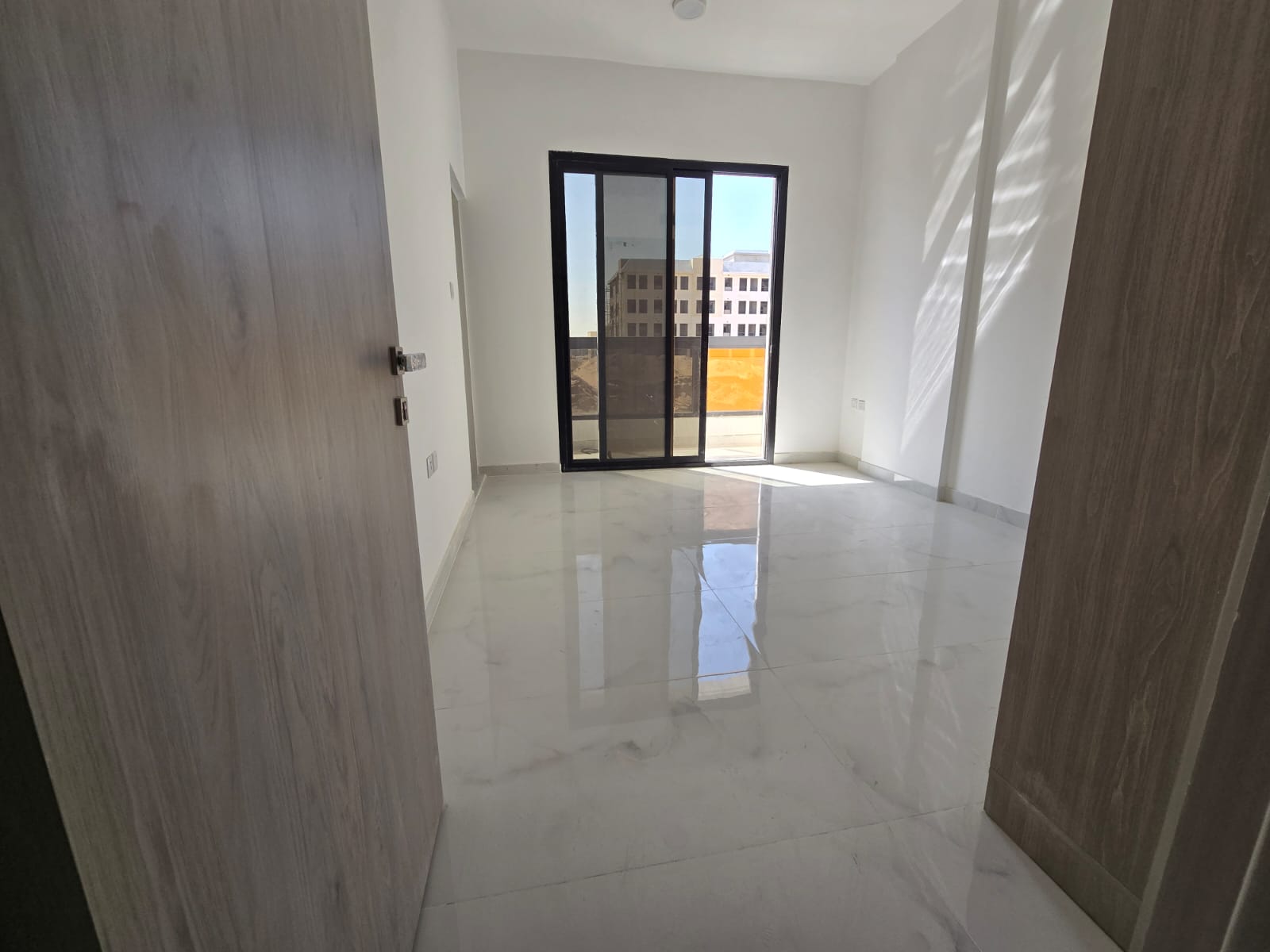 One-bedroom apartment - First occupancy - Annual rent - Family accommodation - Central air conditioning - Free maintenance