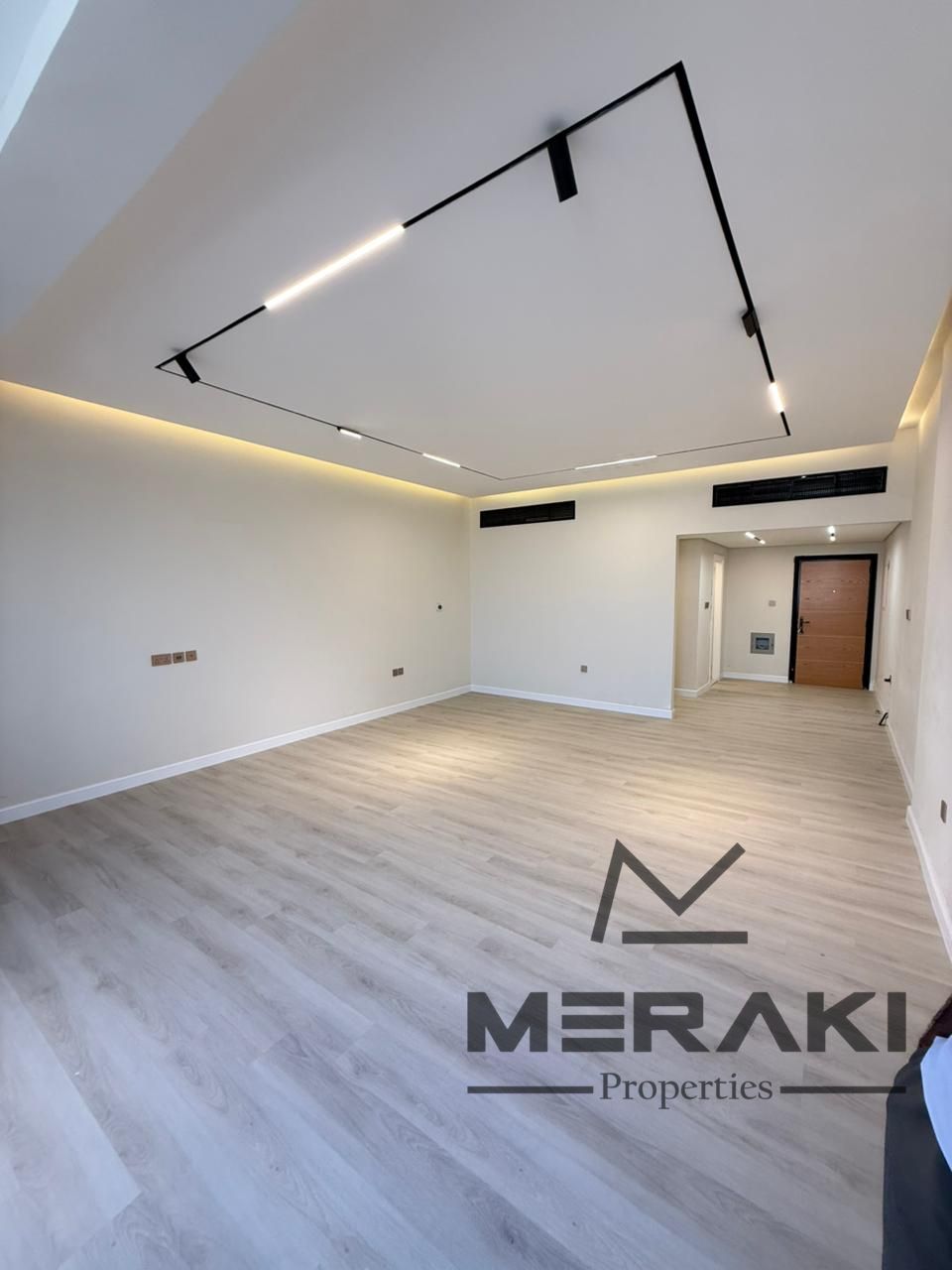 Panoramic Full Creek View Two Bedroom Apartment for Sale in Horizon Towers Prime Space and Value