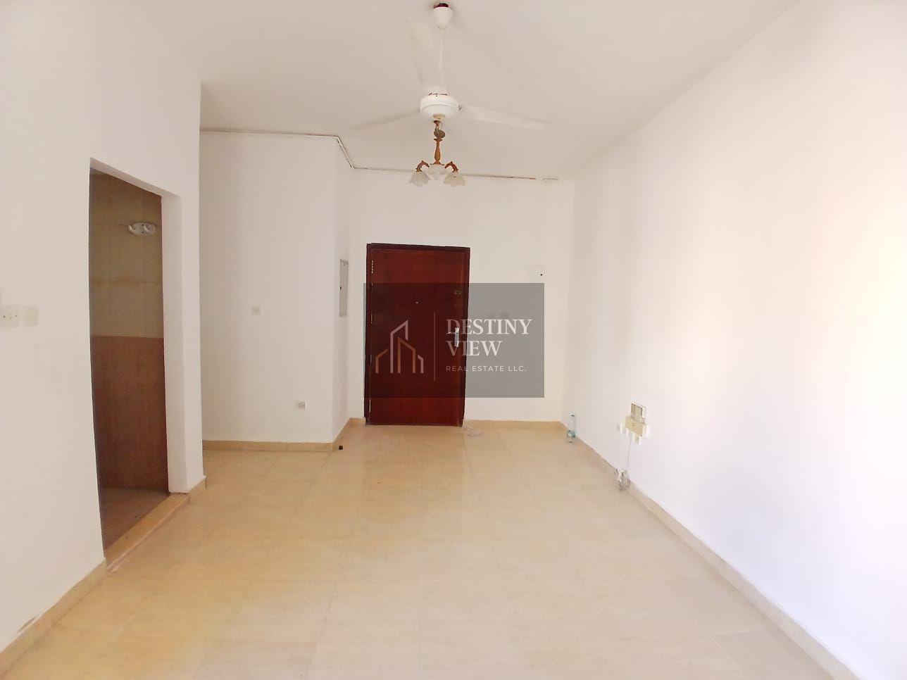 Like brand new lavish 1bhk apartment fully family Building with balcony