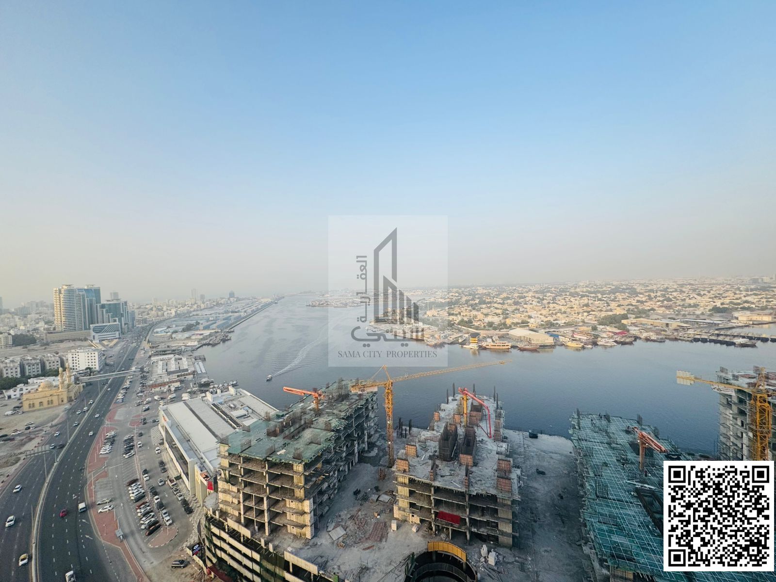 Three bedrooms and a living room with a distinctive view and a great price