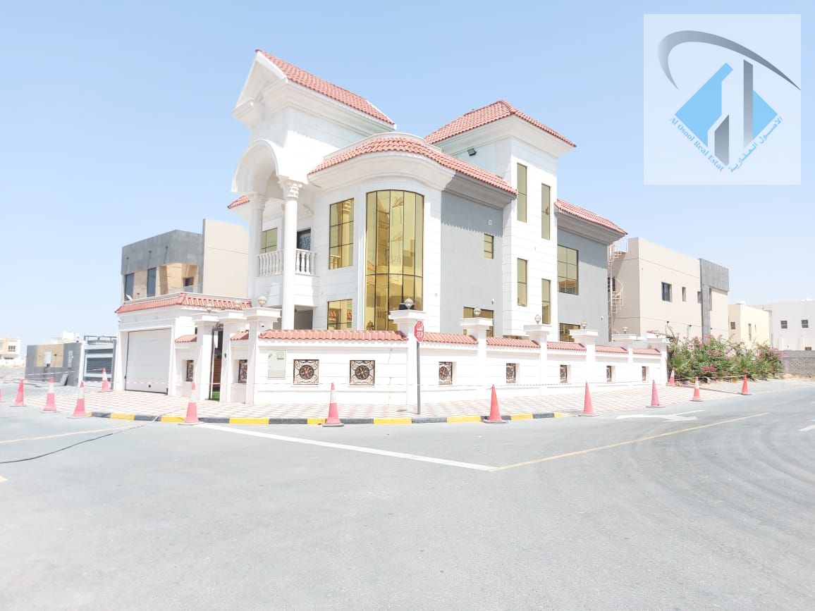 Own a miniature palace in the heart of Ajman, next to all services, including registration fees, air conditioning, water, and electricity, right near