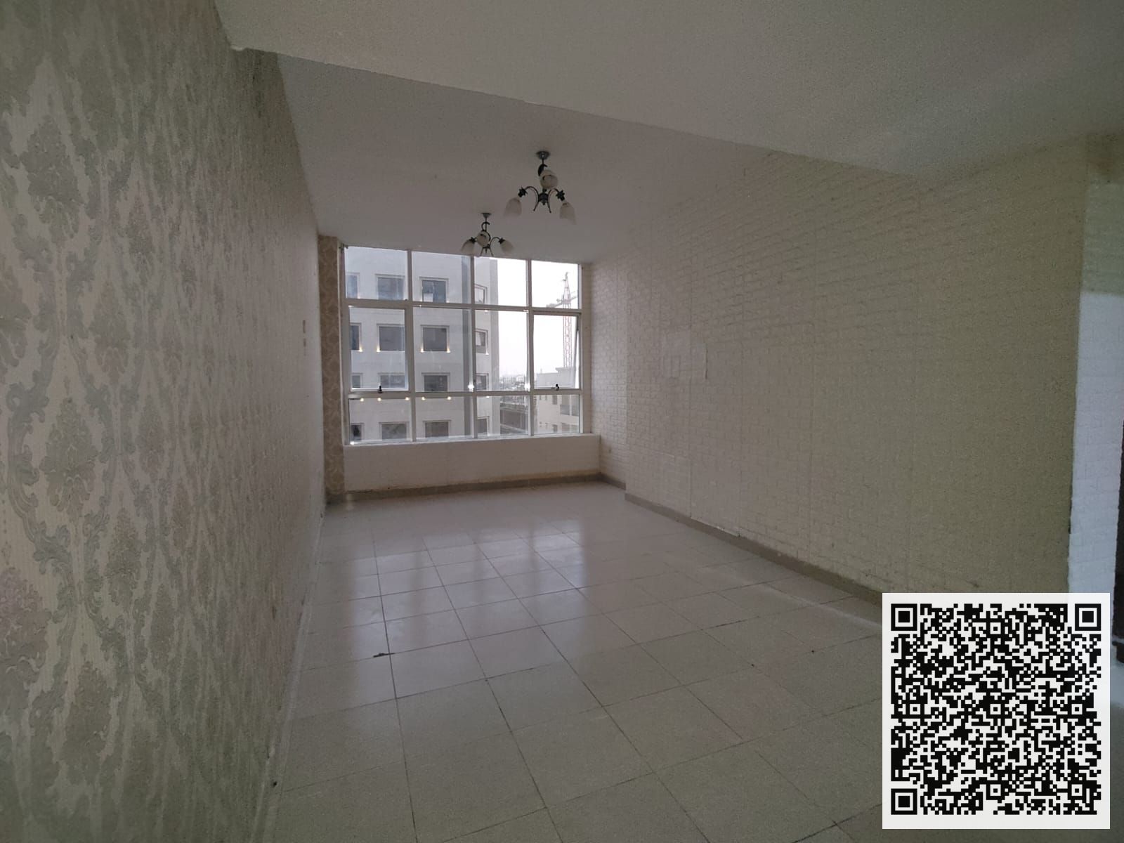 2 Bedroom Apartment for Sale in Garden City Towers Apartment Details: Bedrooms: 2 Living Room Total Area: 1,100 sq. ft. Asking Price: AED 3