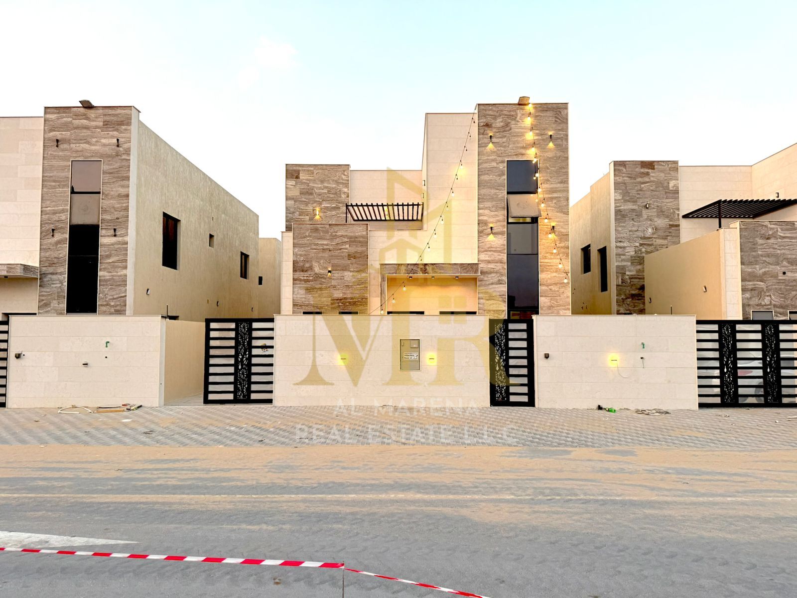 Villa à vendre à Al Haliyo 2, prête à emménager, à proximité de toutes les commodités, avec des prestations haut de gamme, frais d'enregistrement et d