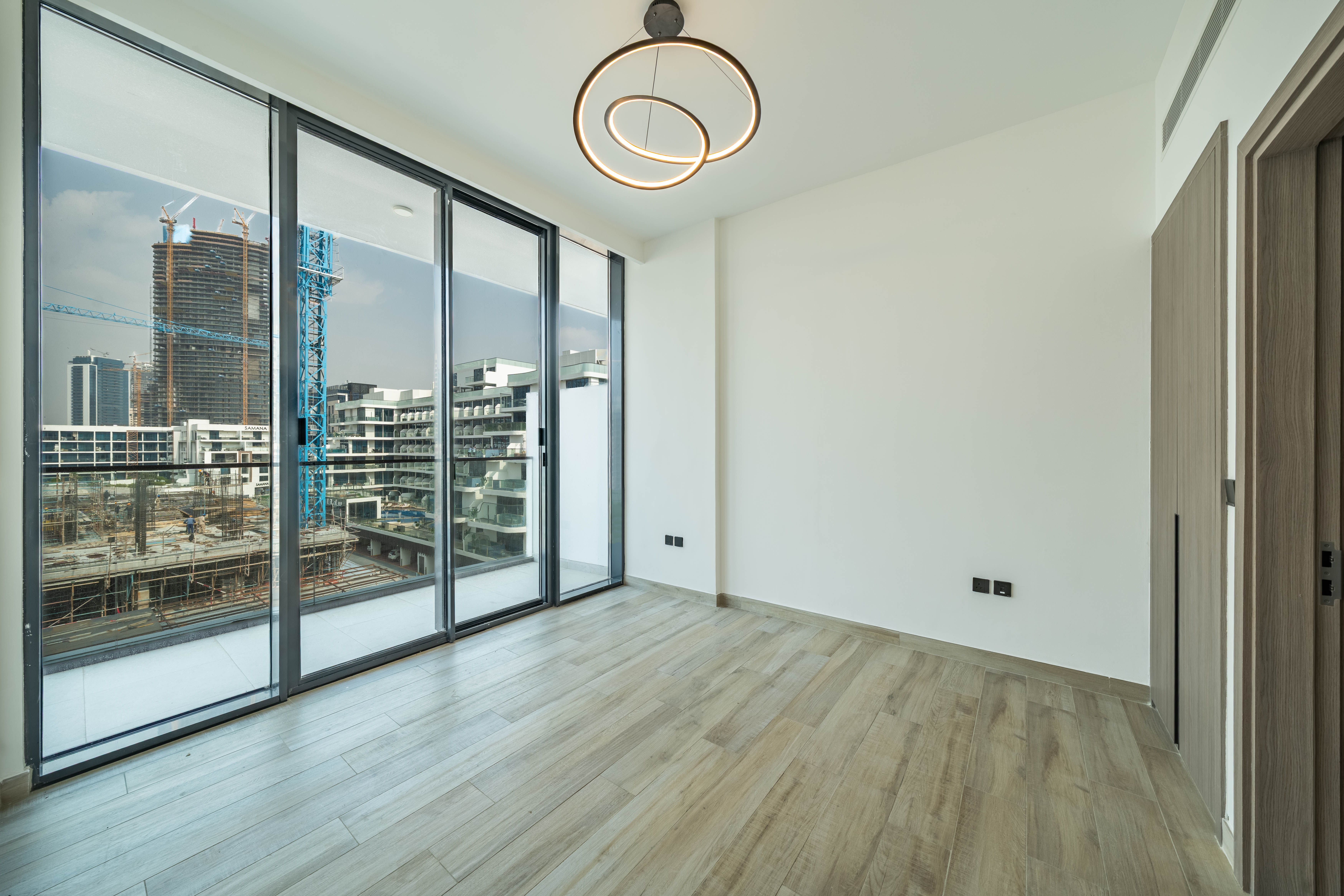 Contemporary | Fully Furnished | Ready to Move