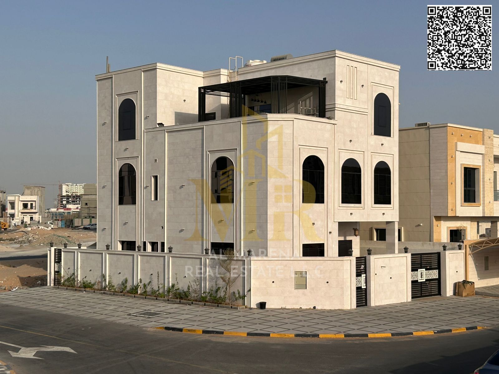 Own your dream villa and invest in a luxurious villa in the heart of Al-Amrah with elegant finishing.