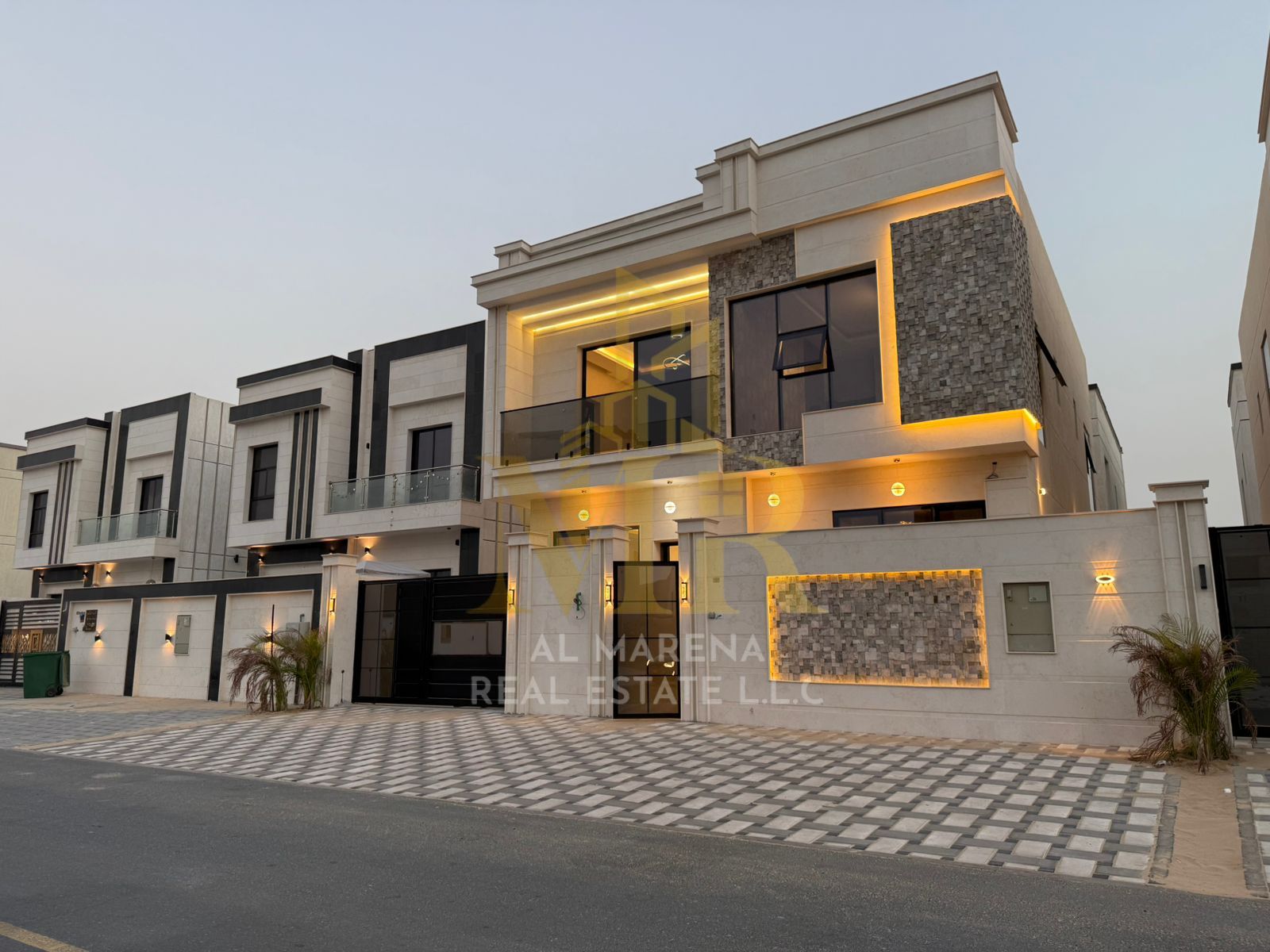 Villa de luxe à vendre à Al Zahia – Deux étages, toit-terrasse et cour. Villa de luxe à vendre à Al Zahia – Deux étages, toit-terrasse et cour spacieu