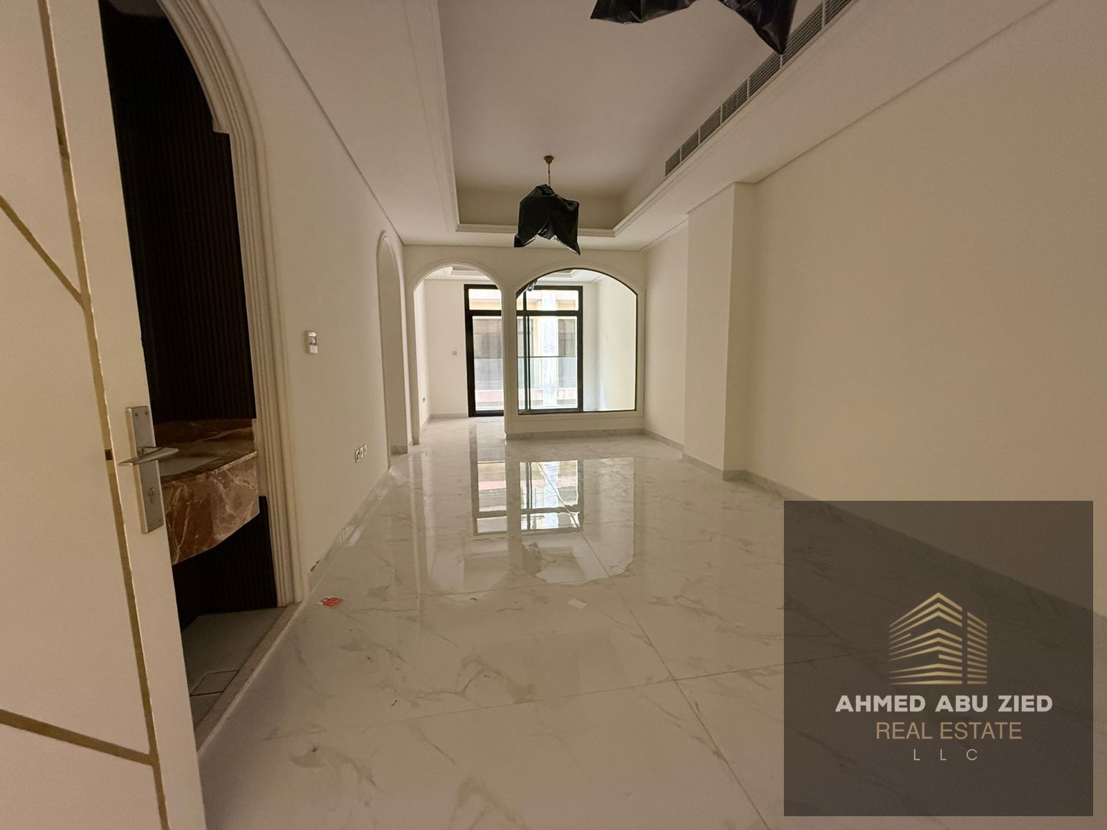 A unique opportunity for annual rent: two bedrooms and a living room + parking + one month free. Practical design nd high-end finishing, suitable for