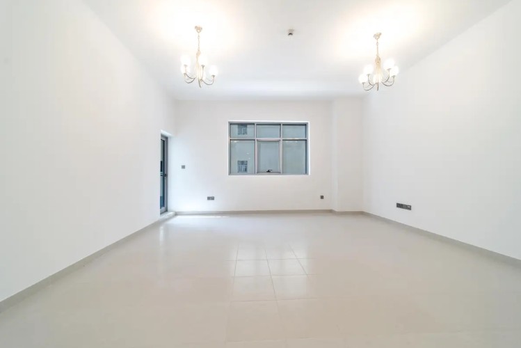 CENTRAL AC CENTRAL GAS HUGE SIZE 1BHK WITH BALCONY 2 MINS WALKING DISTANCE TO AL RIGGA METRO
