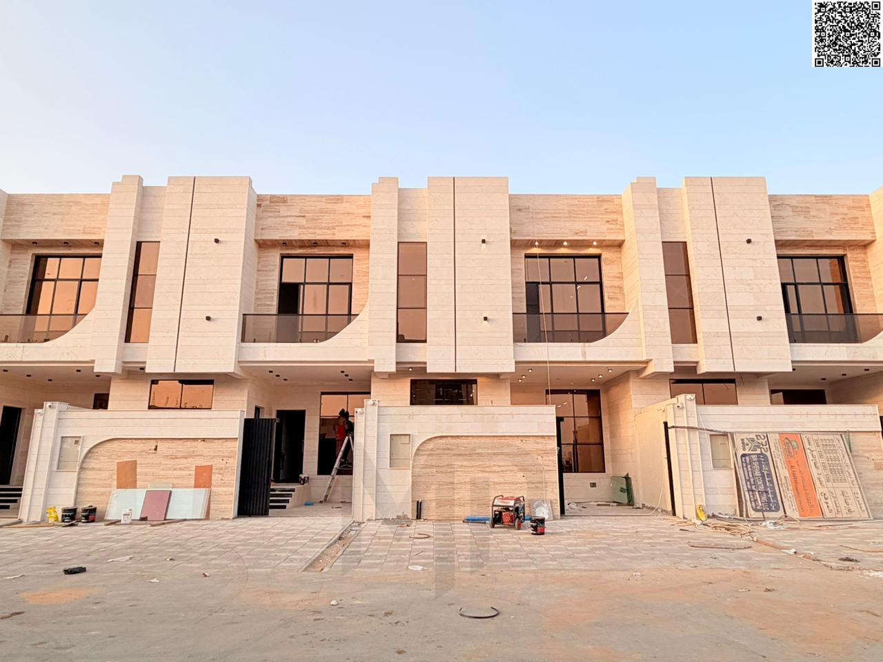 Two-story villa with a roof terrace, 5 bedrooms, price includes registration and ownership fees