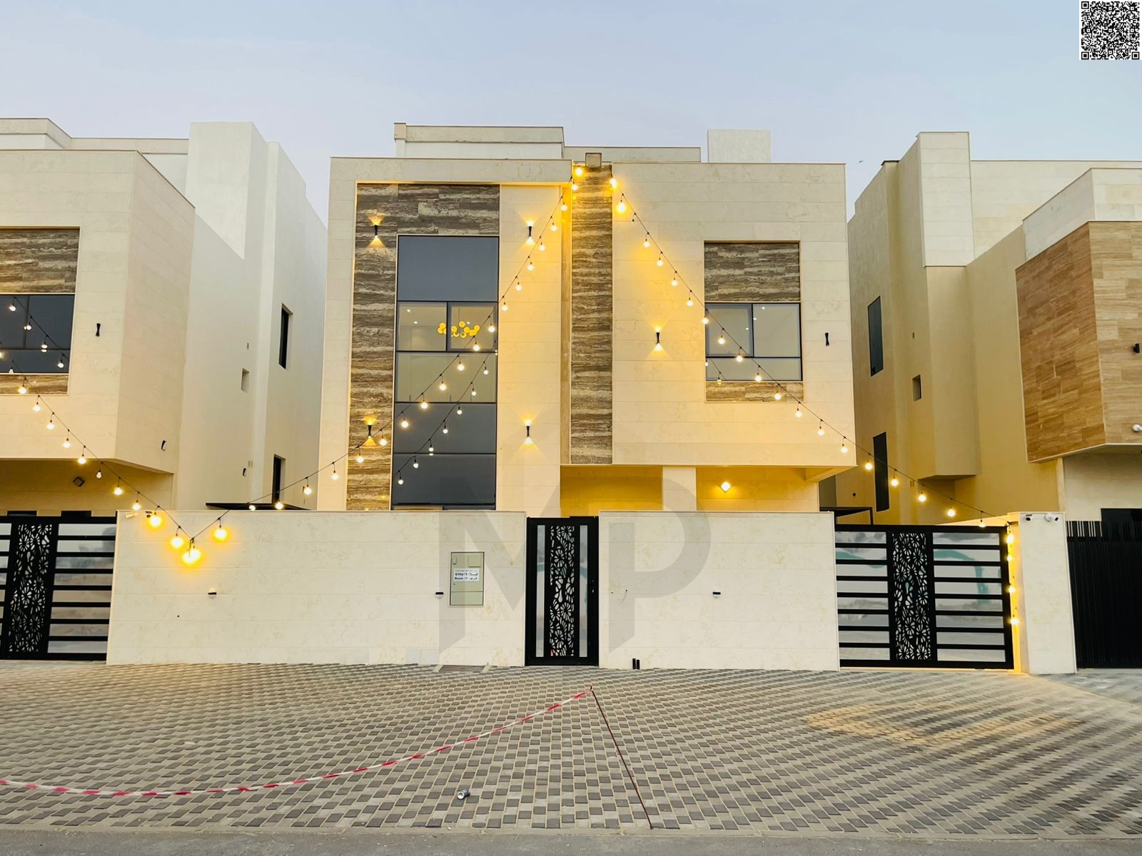 Two-story villa with a rooftop for sale at an attractive price opposite the mosque, including registration and ownership fees. Freehold ownership avai