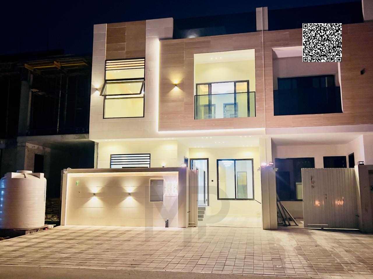 Own a luxurious home with an elegant European design directly opposite a mosque, close to all services, at a price that includes registration fees, di
