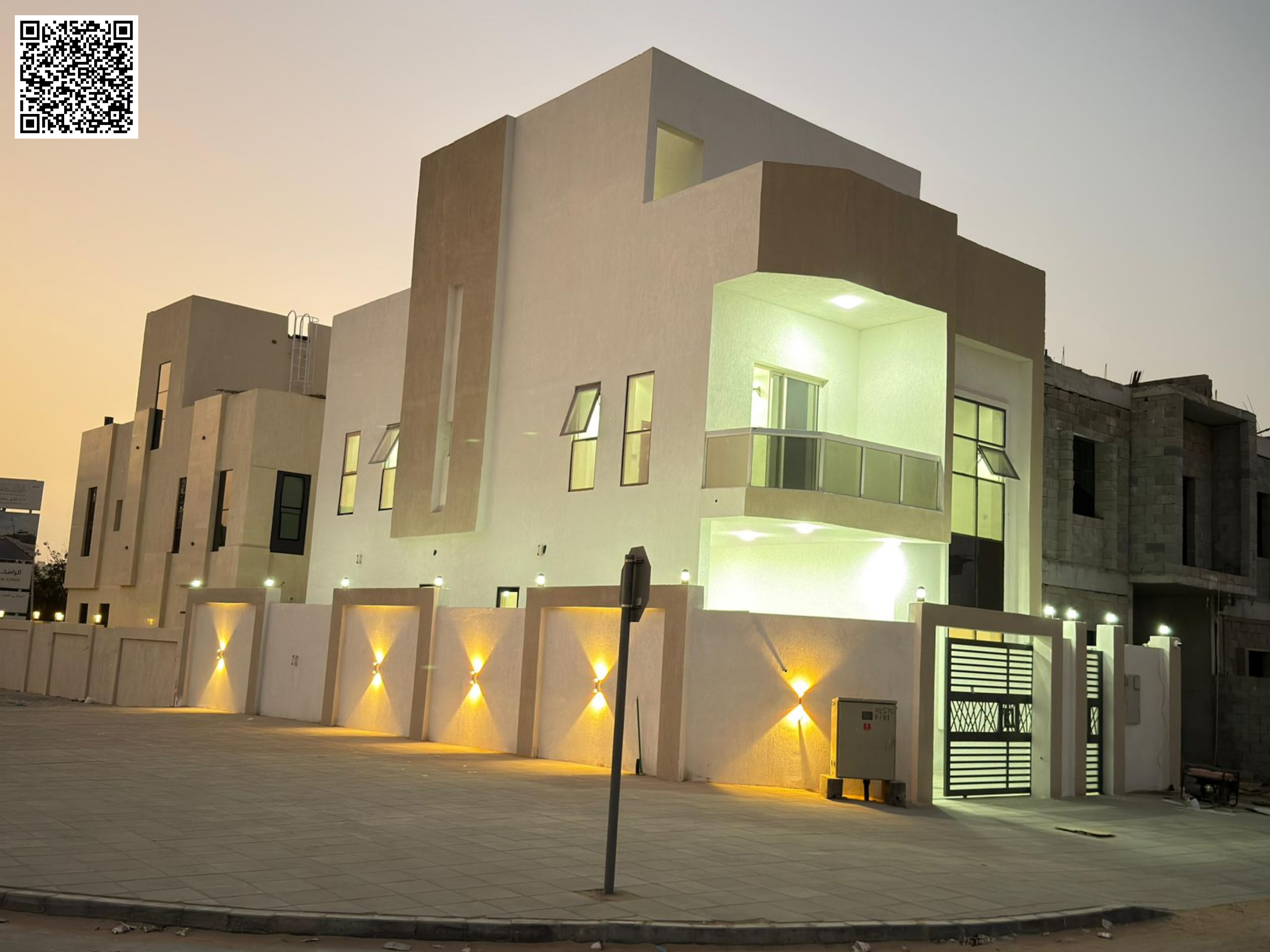 Own a villa for sale in Ajman at an attractive price, including registration and ownership fees and without annual fees. First occupancy, freehold, su