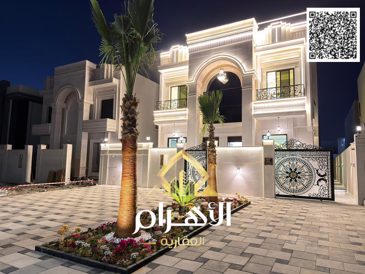 Villa for sale in Al-Haliyo 1 – 6 master bedrooms – main street – 25 meter setback