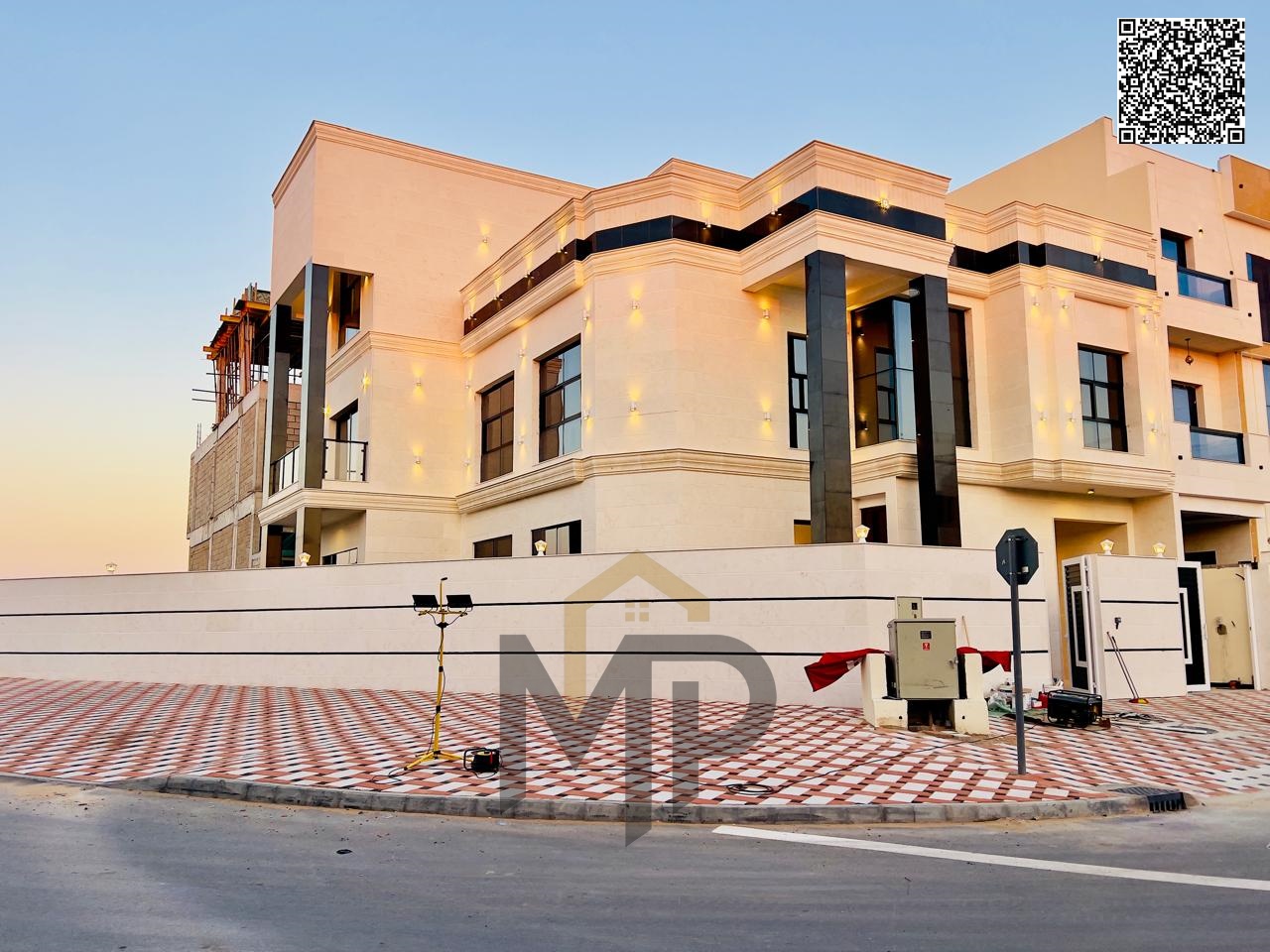 Modern villa with a roof terrace. The price includes everything: registration and ownership fees, electricity and water, as well as air conditioners a