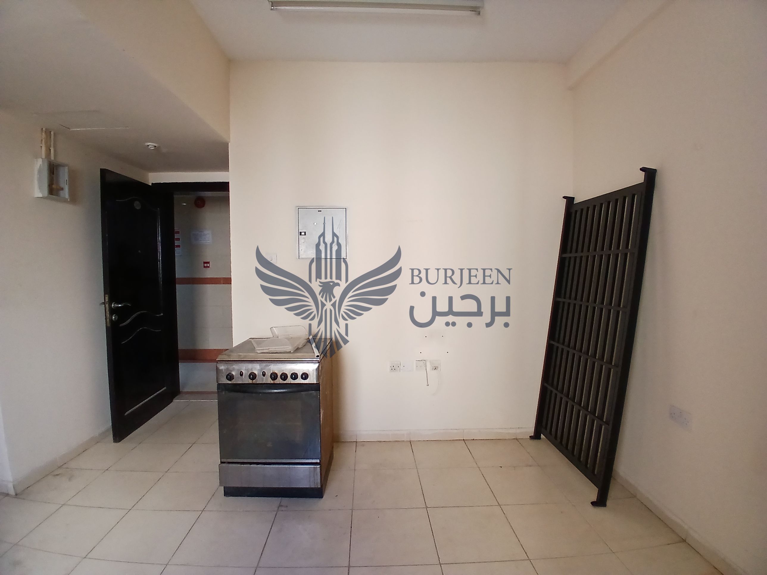 Spacious studio apartment available in nabba near to mubarkh centre split ac central gas family building only 14999