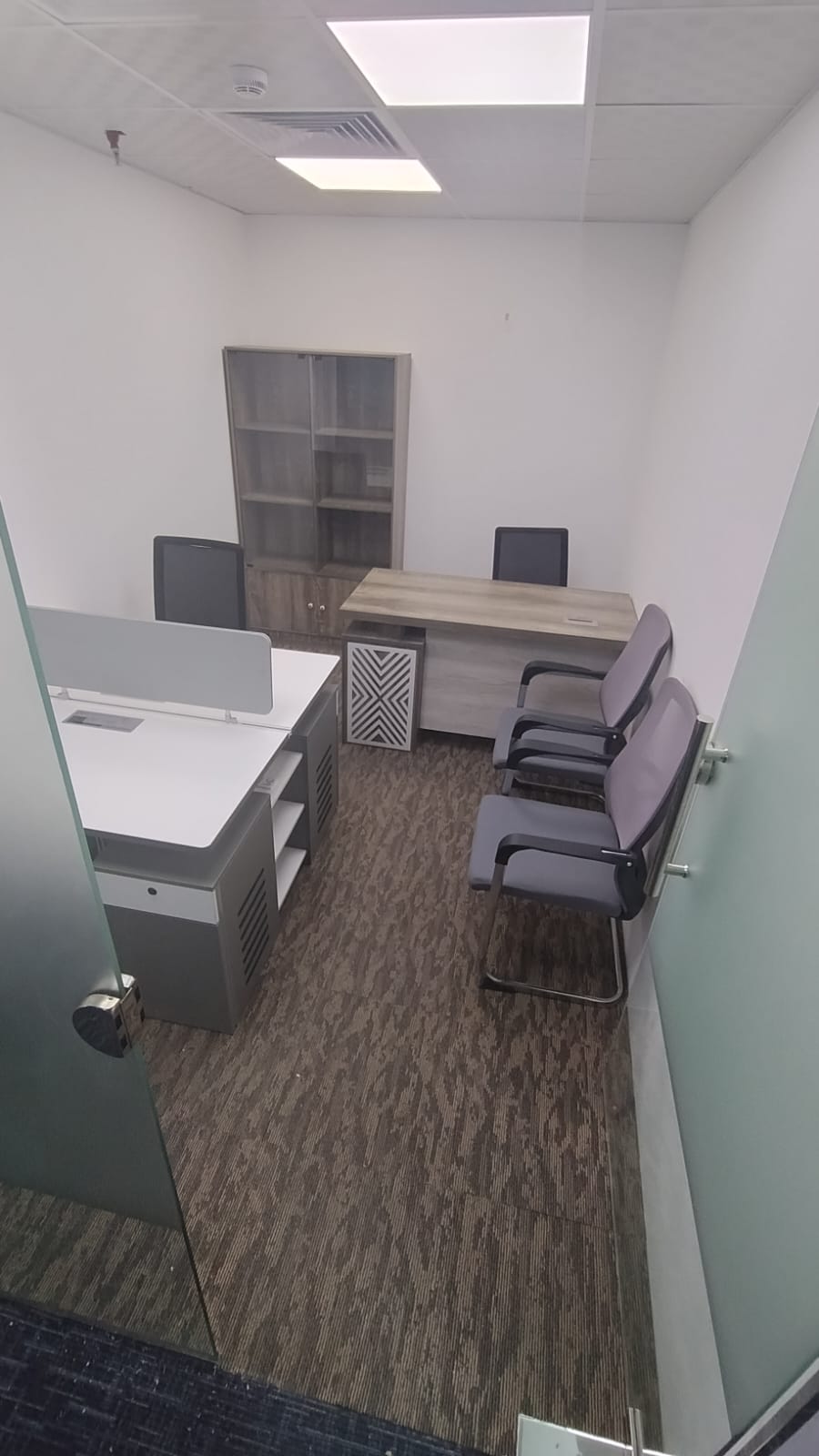 FULLY FURNISHED OFFICE SPACE FOR ONLY AED 23500 A YEAR