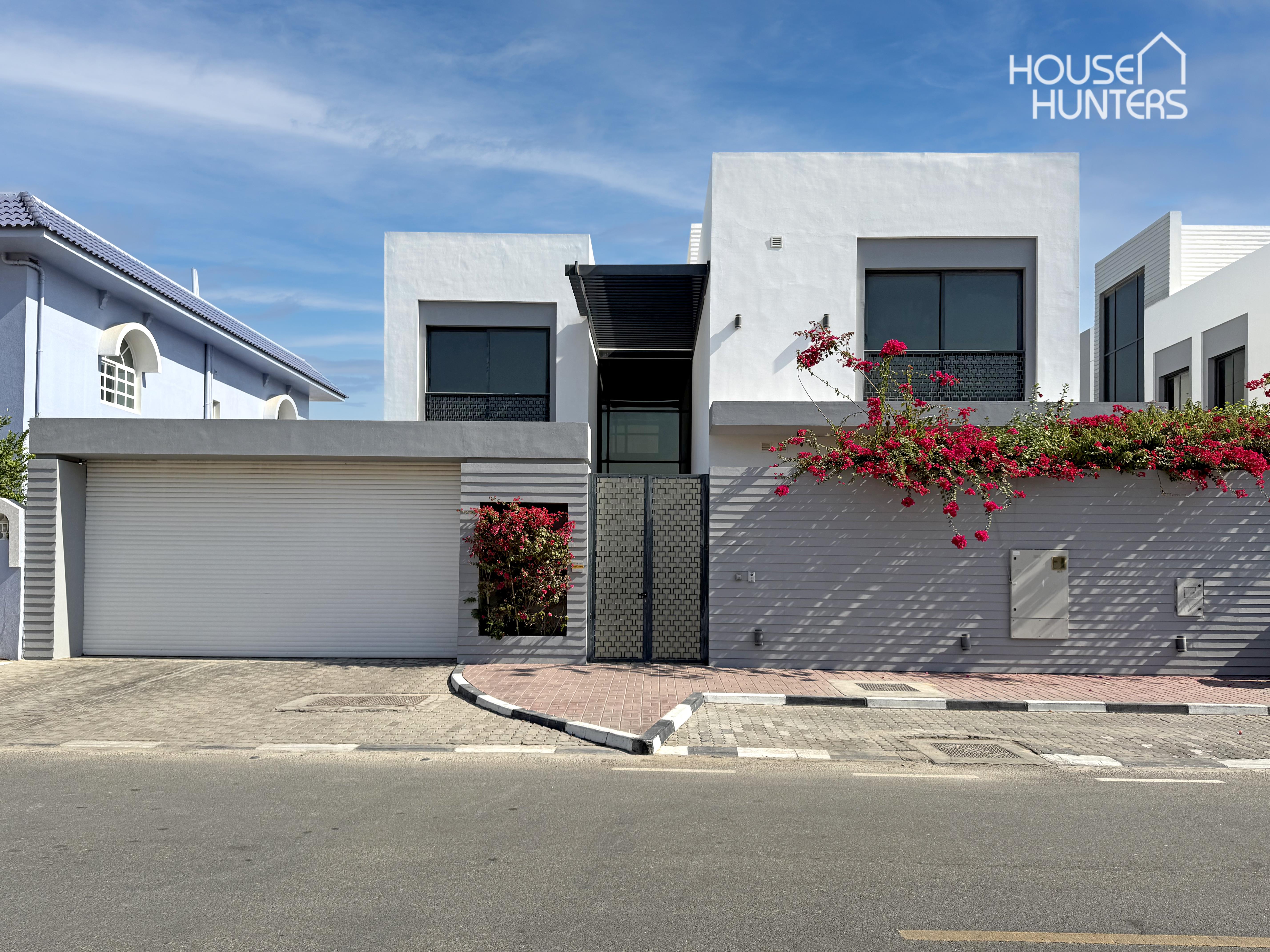 Modern | Bright | Closed kitchen | Private Pool